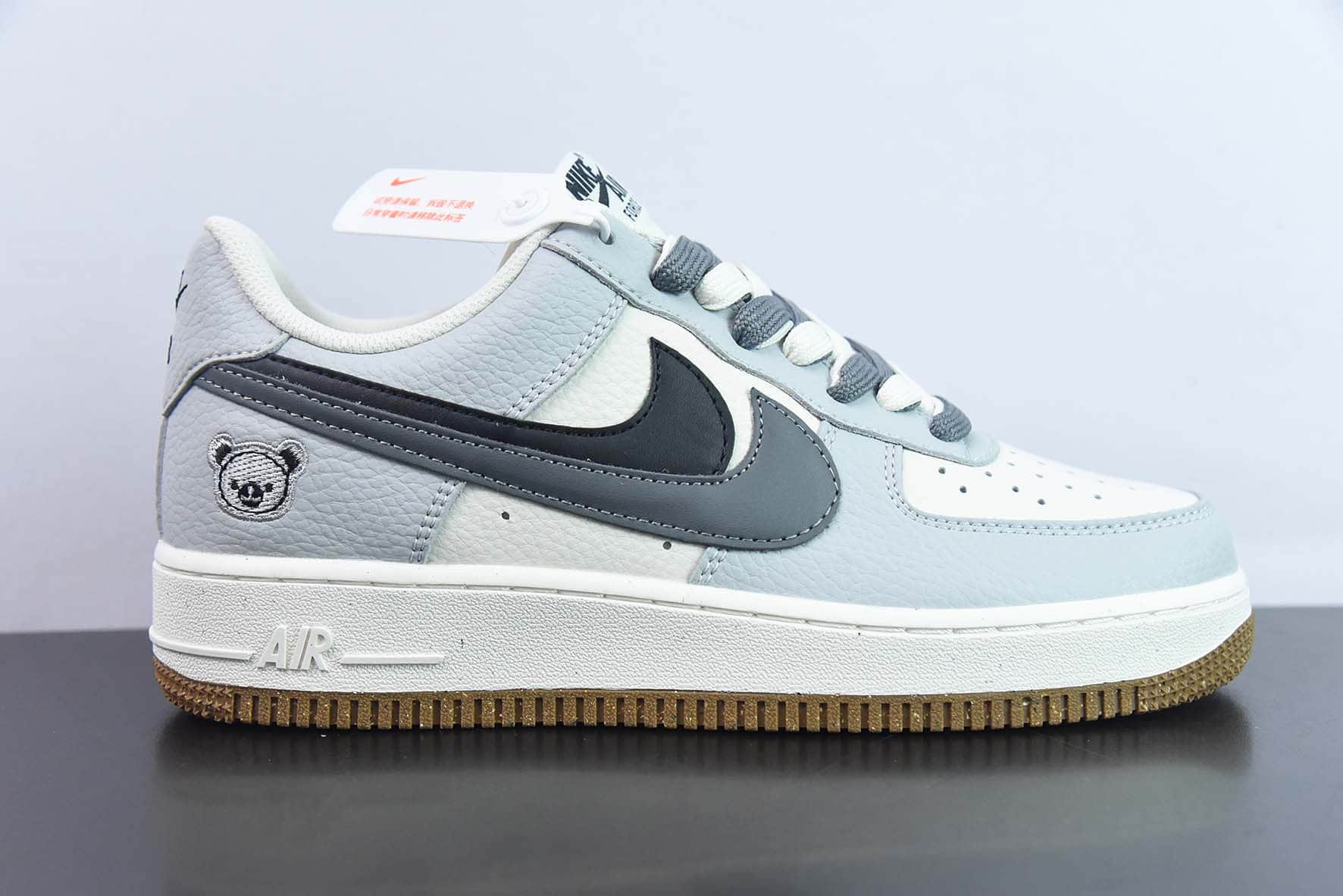 耐克Nike Air Force 1'07 Low 黑灰小熊双勾空军一号低帮休闲板鞋纯原版本 货号：CC2569-033