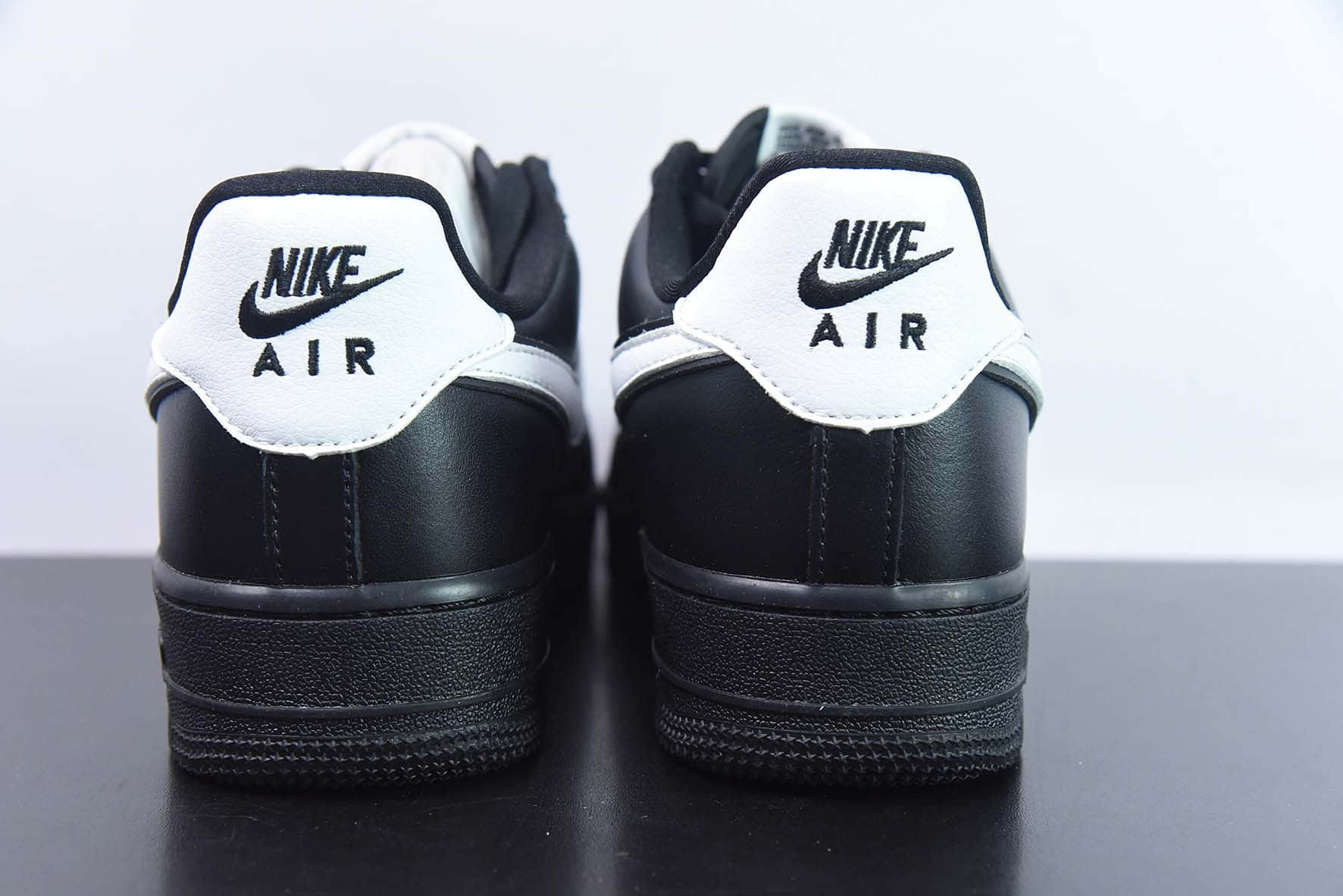 耐克Nike Air Force 1'07 Low 黑白勾空军一号低帮休闲板鞋纯原版本 货号：CQ0492-001