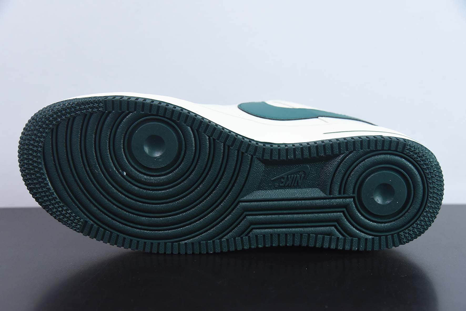 耐克Nike Air Force 1’07 LowBeigeLake皮革米白湖水绿放大钩子空军一号低帮休闲板鞋纯原版本 货号：SP0758-027