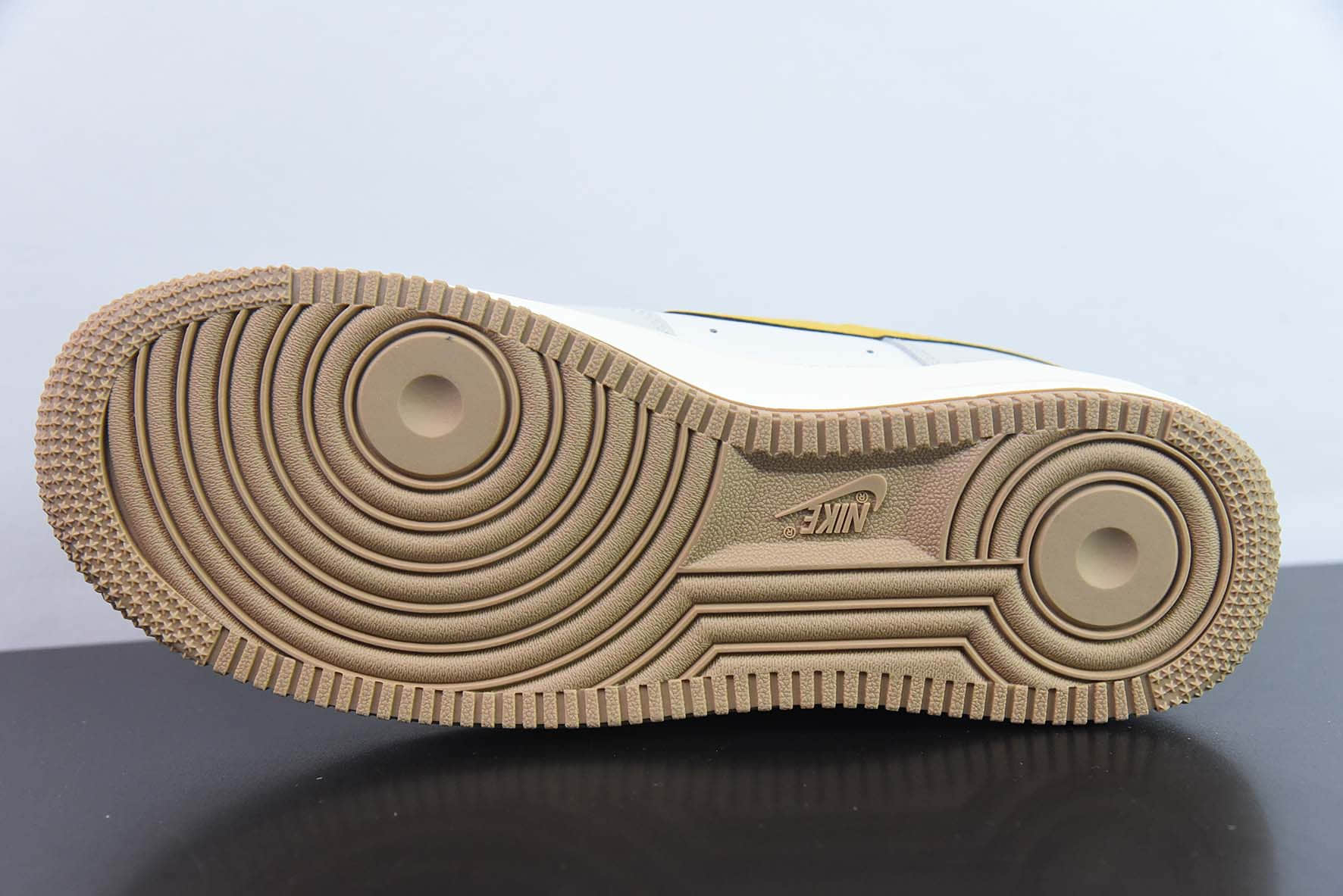耐克Nike Air Force 1 '07 Low “LV联名暖灰色”空军一号低帮休闲板鞋纯原版本 货号：HX123-006 