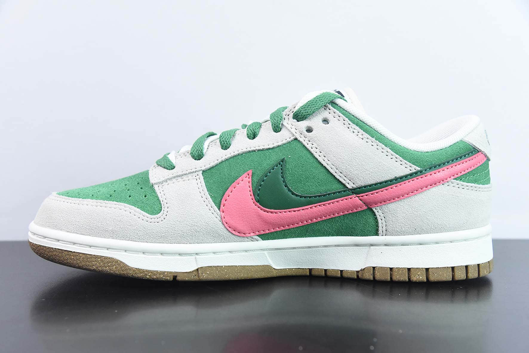 耐克Nike SB Dunk Low 85系列米白绿仙人掌双钩低帮休闲滑板鞋纯原版本 货号：DO9457-137 