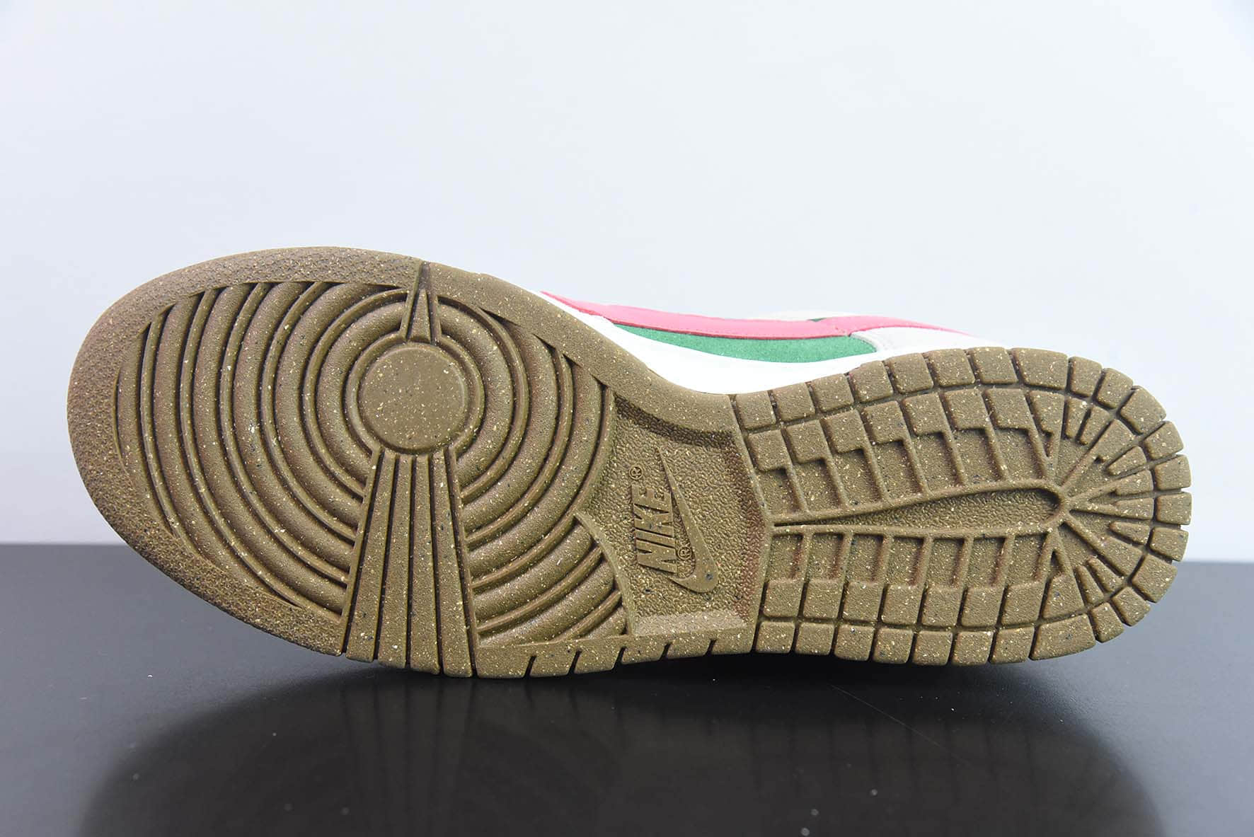 耐克Nike SB Dunk Low 85系列米白绿仙人掌双钩低帮休闲滑板鞋纯原版本 货号：DO9457-137 