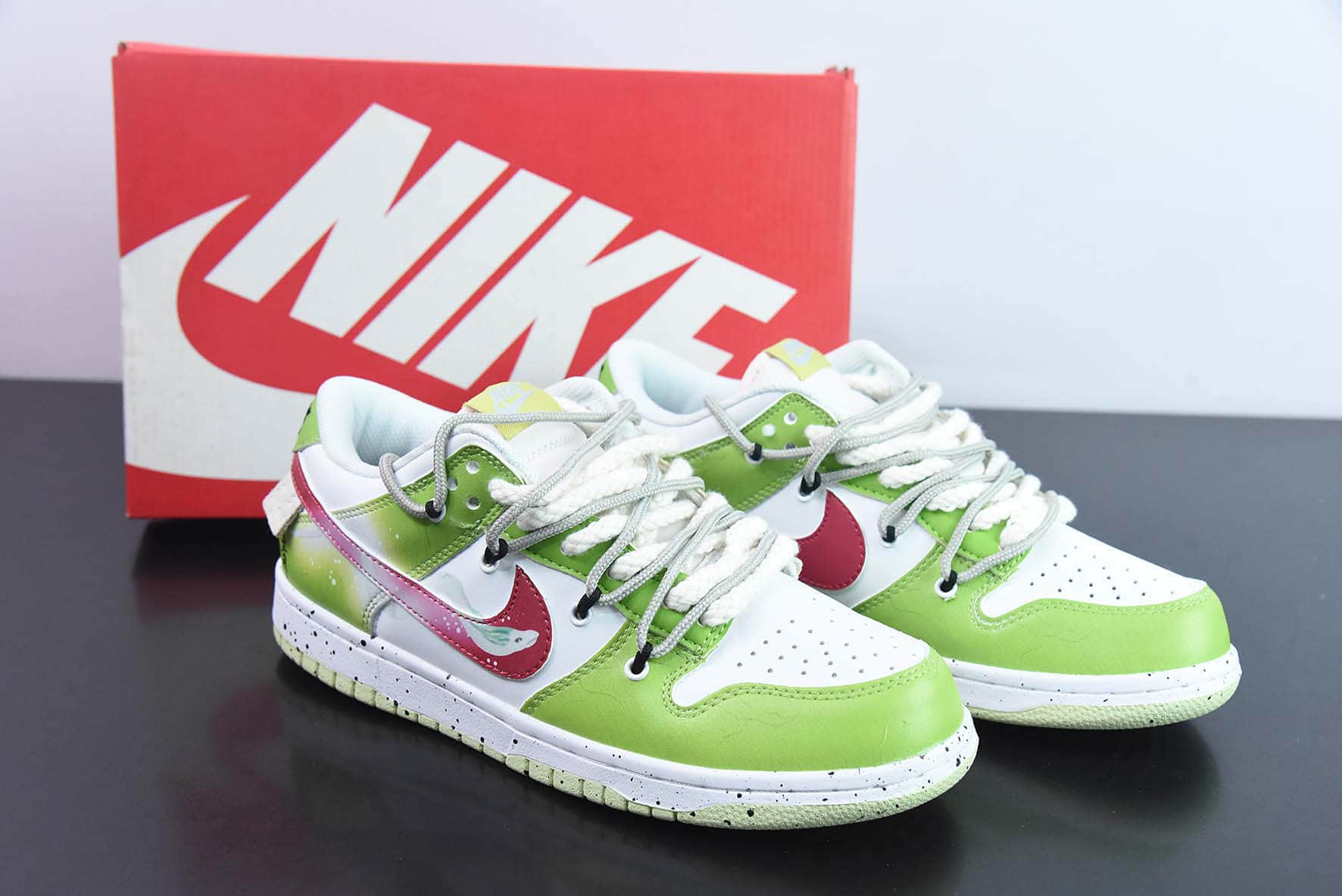 耐克Nike Dunk Low SB联名白绿红解构绑带滑板鞋纯原版本 货号： DD1503-600 