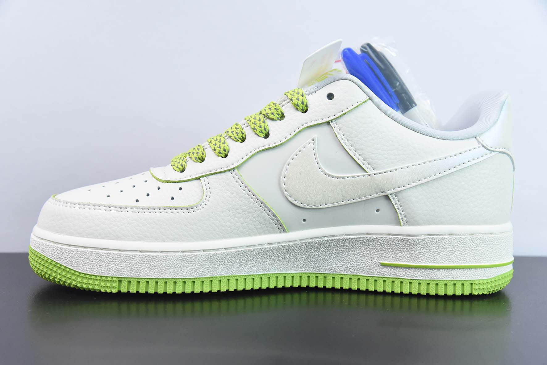 耐克Nike Air Force 1 '07 Low 珠光白绿马克笔双勾空军一号低帮休闲板鞋纯原版本 货号：DD9915-699