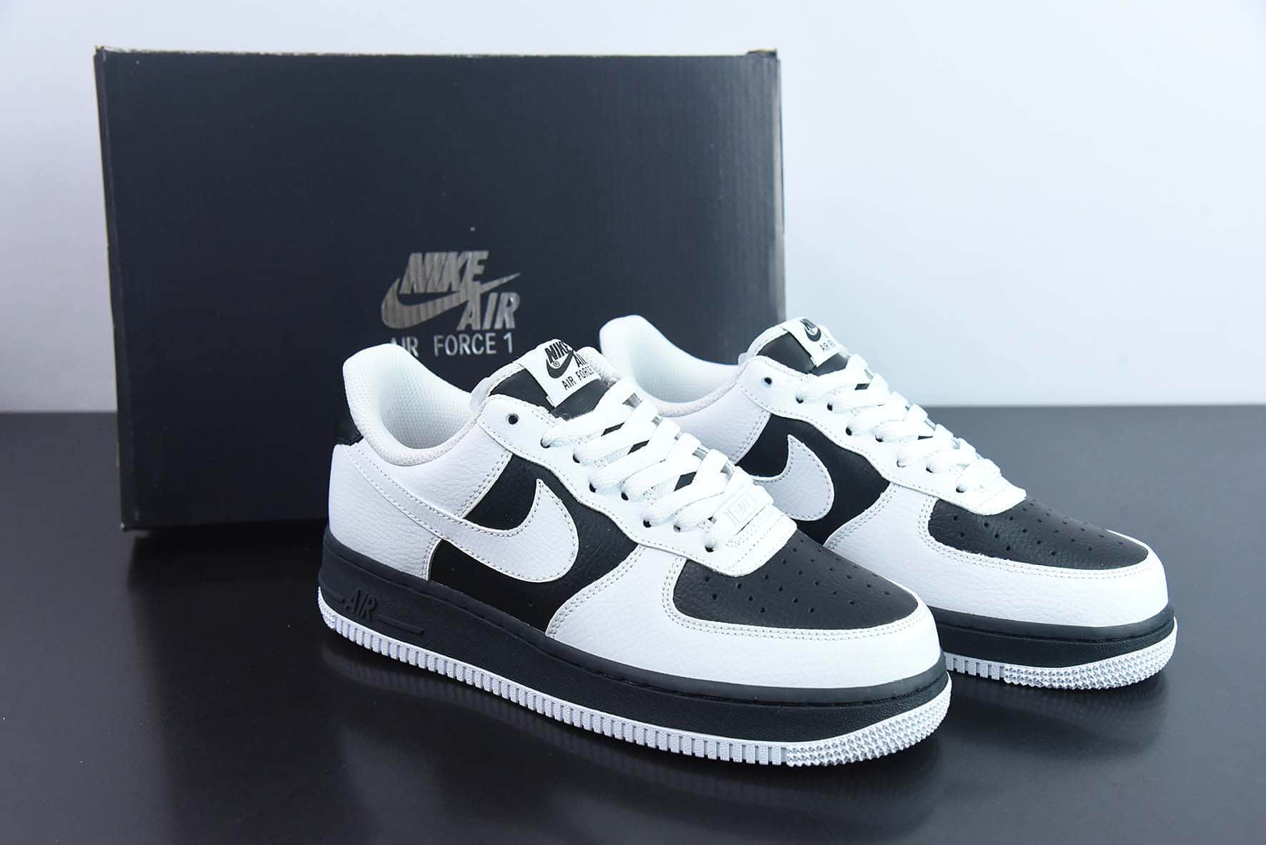 耐克Nike Air Force 1'07 LowWhiteBlackPanda皮革翻转白黑熊猫空军一号低帮休闲板鞋纯原版本 货号：JP6516-811