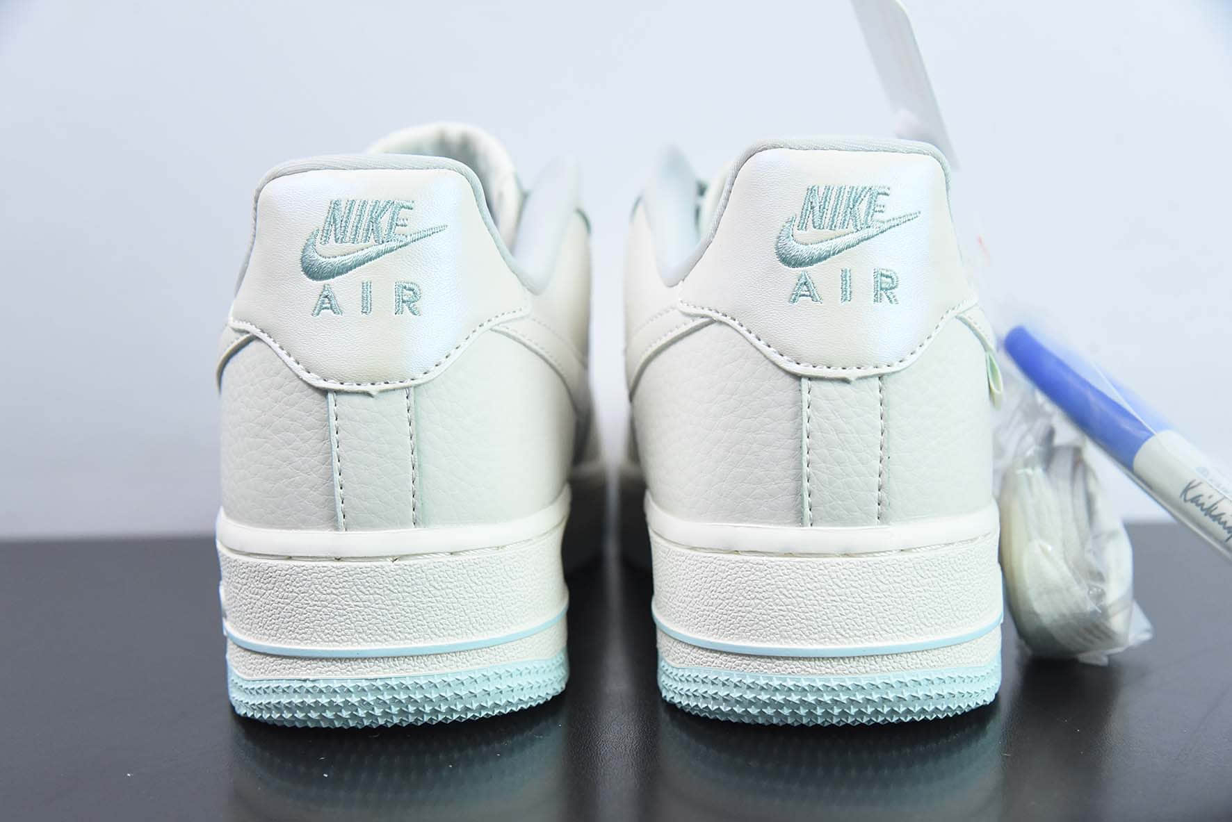 耐克Nike Air Force 1 Low '07 “冰蓝珠光”小勾空军一号低帮休闲板鞋纯原版本 货号：DD9915-688