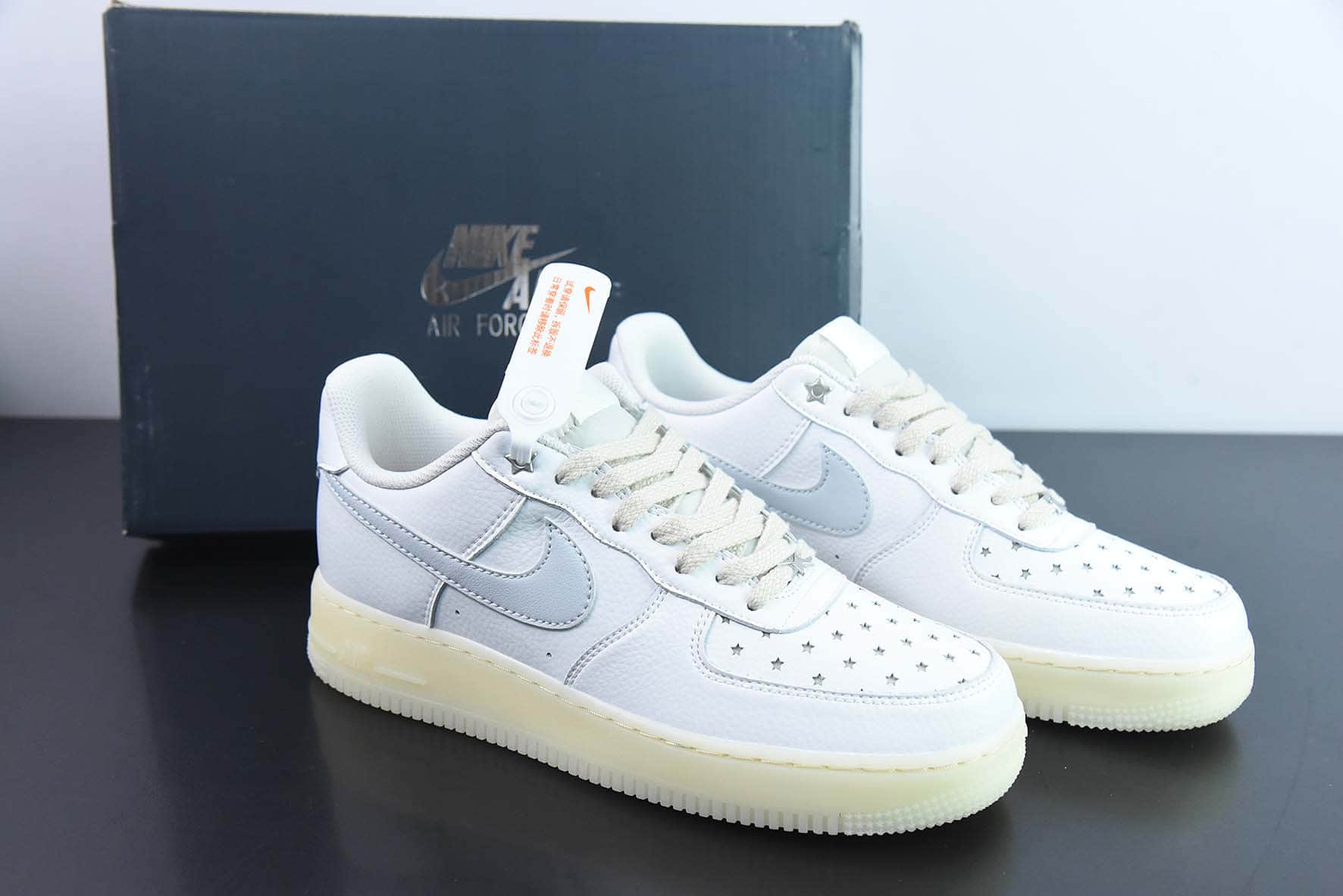 耐克Nike Air Force 1 Low AF1空军一号星星做旧低帮板鞋纯原版本 货号：FD0793-100 