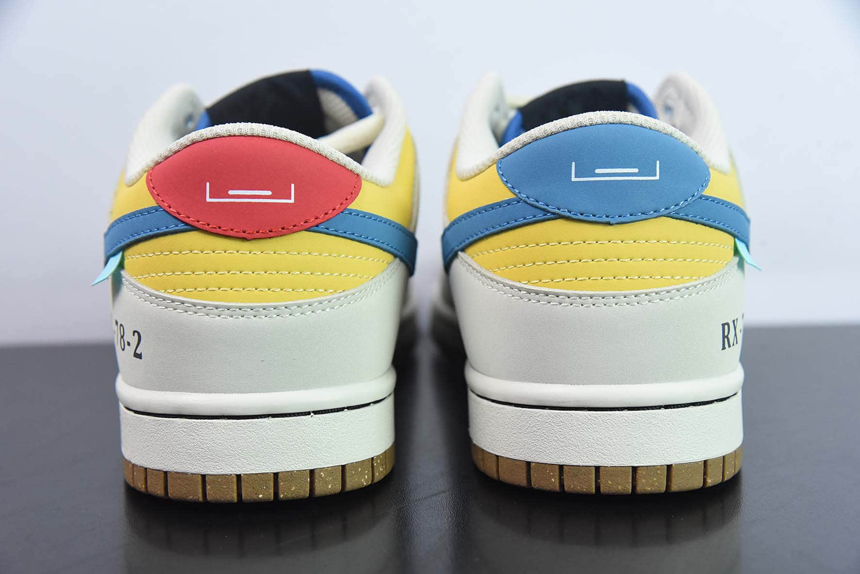 耐克Nike SB Dunk Low 大友克洋联名款麂皮机械朋克SB低帮休闲滑板鞋纯原版本 货号：DD0302-356 