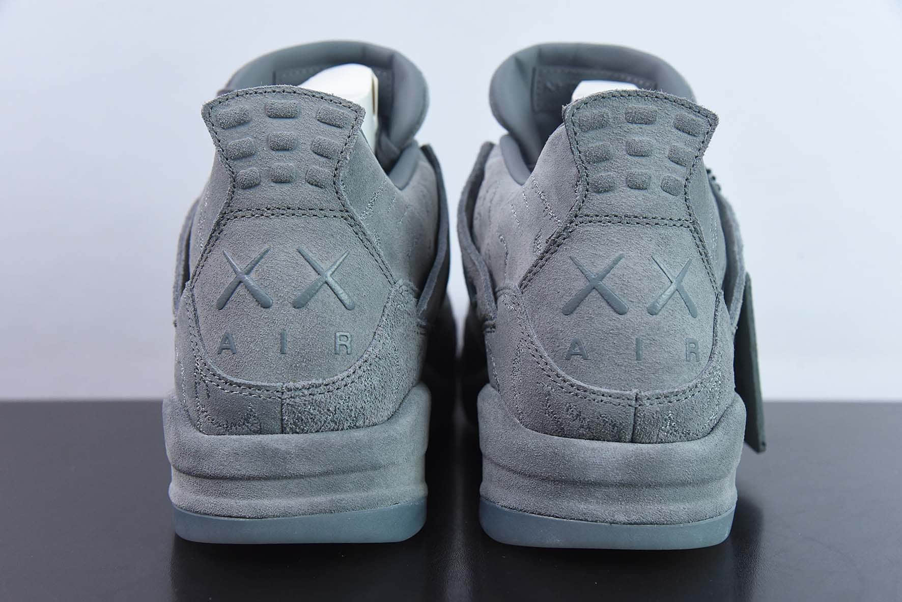 乔丹Air Jordan 4 X Kaws 联名款灰麂皮低帮男子文化篮球鞋纯原版本 货号：930155-003