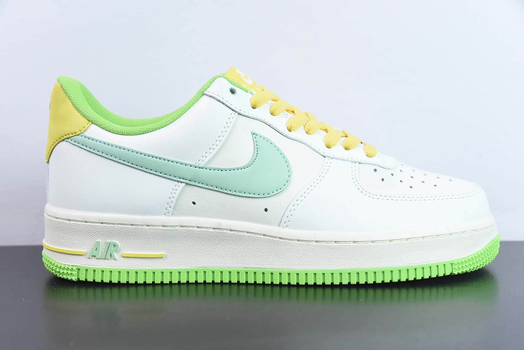 耐克NIke Air Force 1 '07 白绿黄拼接空军一号低帮休闲板鞋纯原版本 货号：YY3188-104