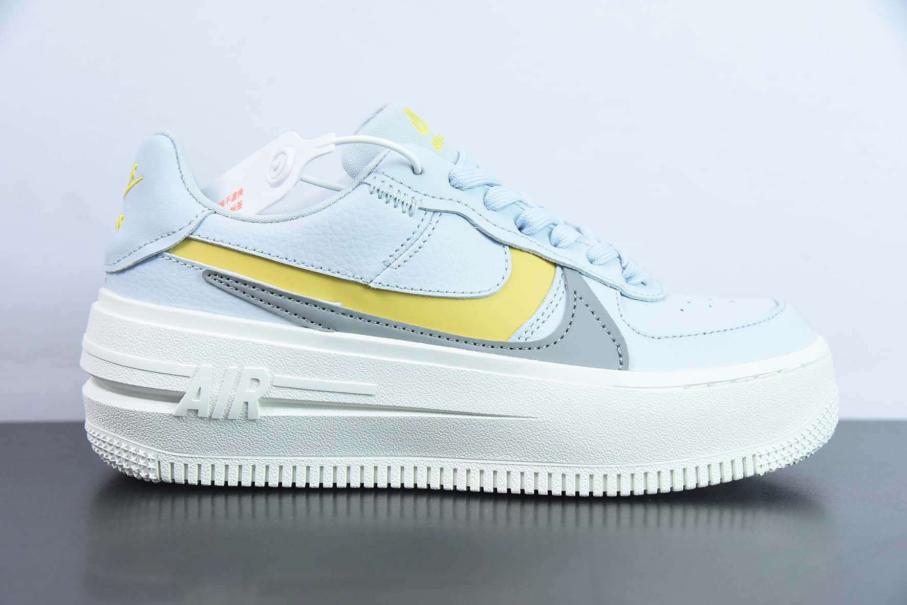 耐克Nike Air Force 1 PLT.AF.ORM Triple White 米白灰蓝黄空军一号低帮休闲板鞋纯原版本 货号：DJ9946-002