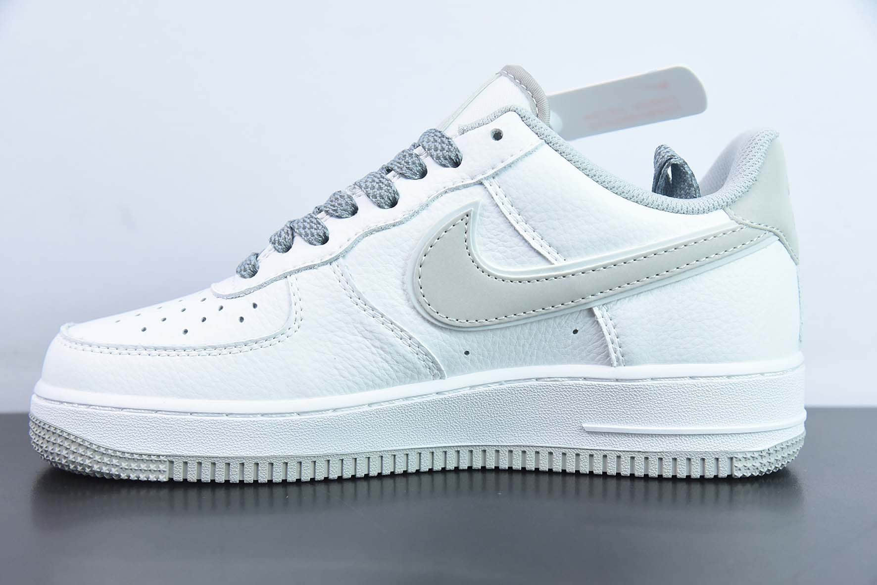 耐克NIke Air Force 1 '07 经典白灰满天星空军一号低帮休闲板鞋纯原版本 货号：LS0216-025