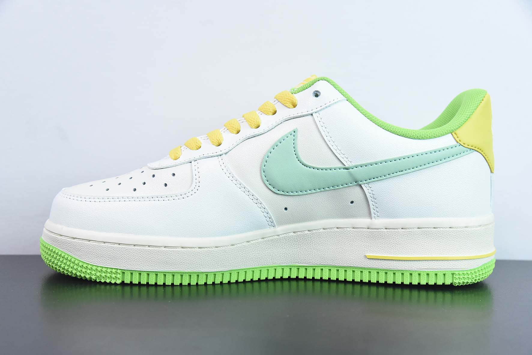 耐克NIke Air Force 1 '07 白绿黄拼接空军一号低帮休闲板鞋纯原版本 货号：YY3188-104