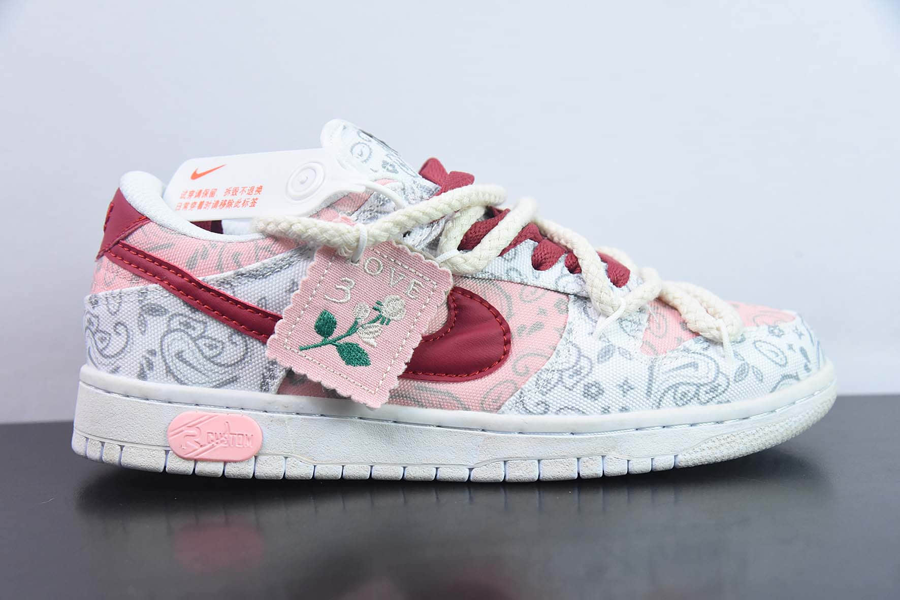 耐克Nike SB Dunk Low 解构抽绳白粉红腰花印花低帮SB休闲滑板鞋纯原版本 货号：DJ9955-100 