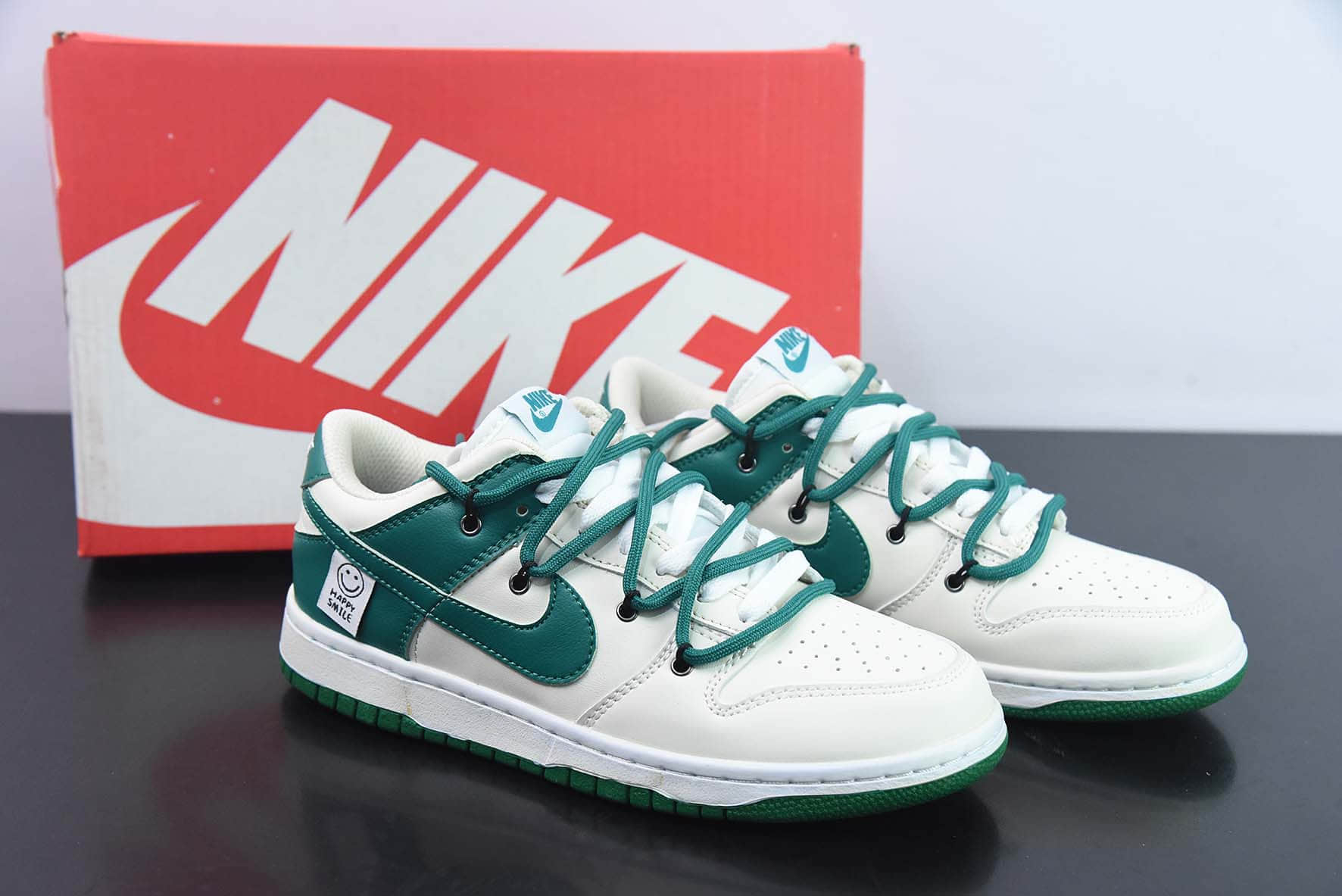 耐克Nike SB Dunk Low 解构抽绳白绿笑脸贴布印花低帮SB休闲滑板鞋纯原版本 货号：DD1503-112