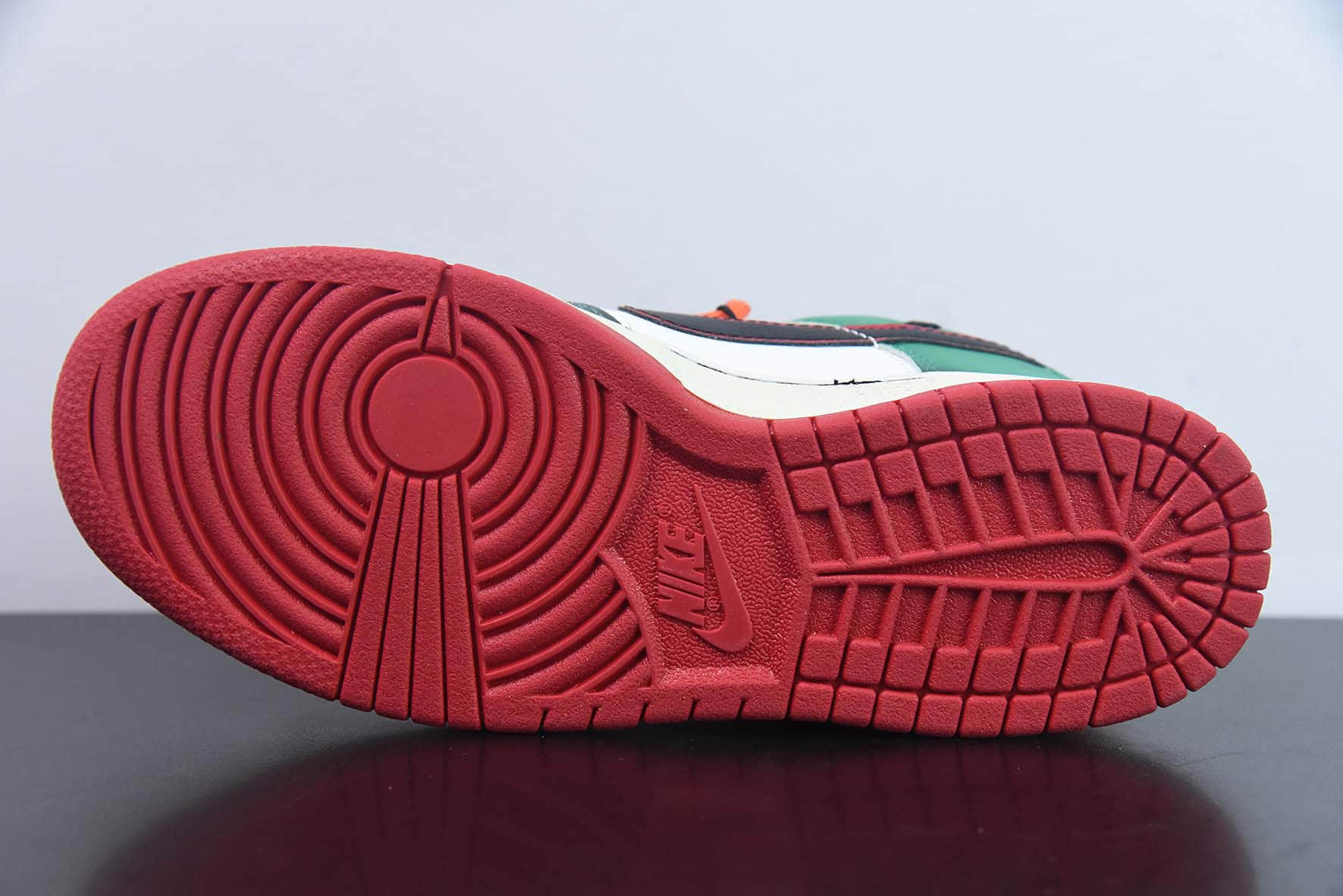 耐克Nike SB Dunk Low 解构抽绳75周年白绿涂鸦印花低帮SB休闲滑板鞋纯原版本 货号：DD6288-100