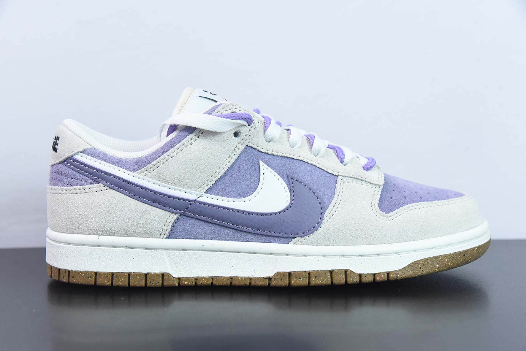 耐克Nike SB Dunk Low 双勾 85系列米白紫色SB低帮休闲滑板鞋纯原版本 货号：DO9457-140