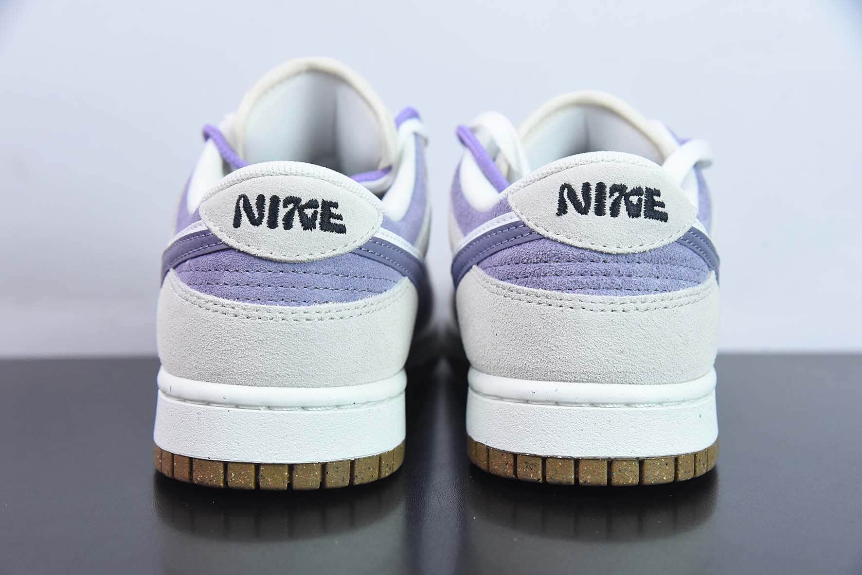 耐克Nike SB Dunk Low 双勾 85系列米白紫色SB低帮休闲滑板鞋纯原版本 货号：DO9457-140