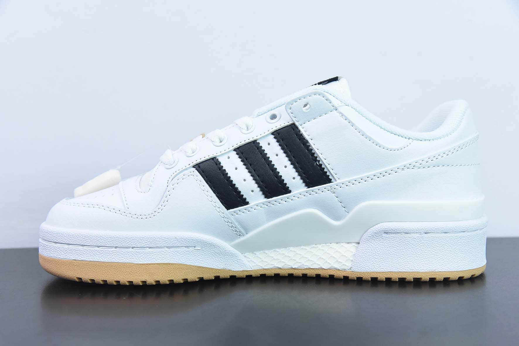 阿迪达斯Adidas Originals Forum 84 Low皮革白黑生胶底罗马系列魔术贴低帮复古系带百搭休闲运动板鞋纯原版本 货号：HP9088