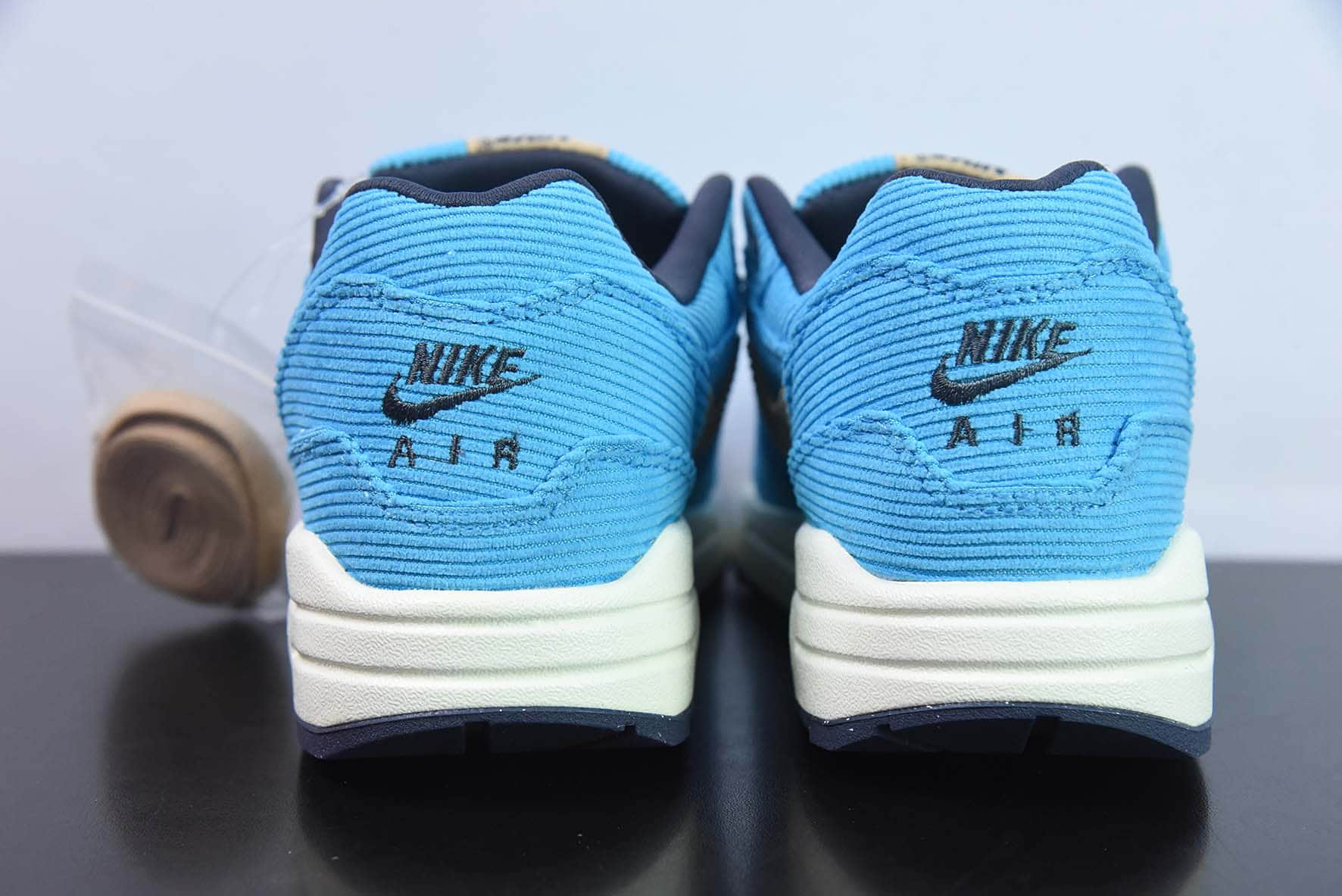 耐克Nike Air Max 1 PremiumCorduroy Baltic Blue初代复古“灯芯绒天蓝米黄”气垫休闲慢跑鞋纯原版本 货号：FB8915-400