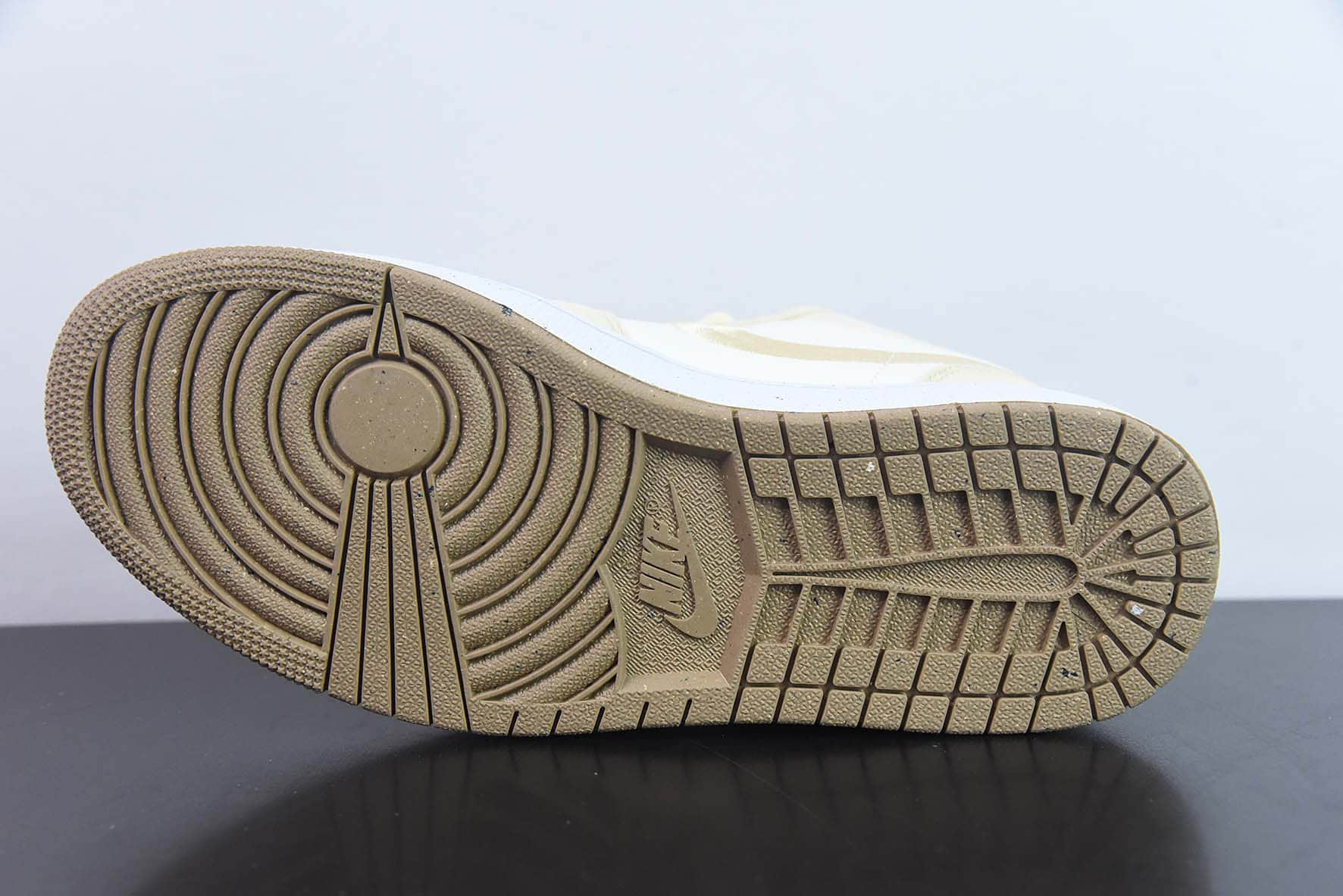 乔丹Air Jordan 1 Low AJ1白黄刺绣低帮复古文化篮球鞋纯原版本 货号：FN3722-701