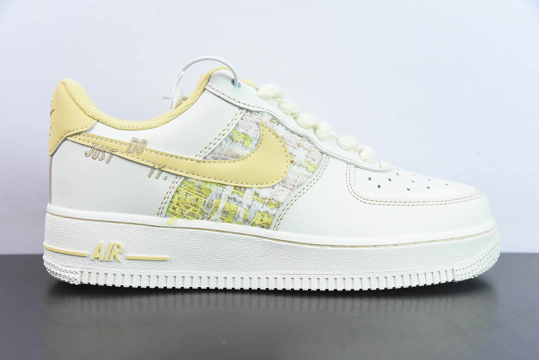 耐克Nike Air Force 1’07 LowJUST DO IT米白浅粉黄编织小香风空军一号经典低帮百搭休闲运动板鞋纯原版本 货号：FJ7740-016 