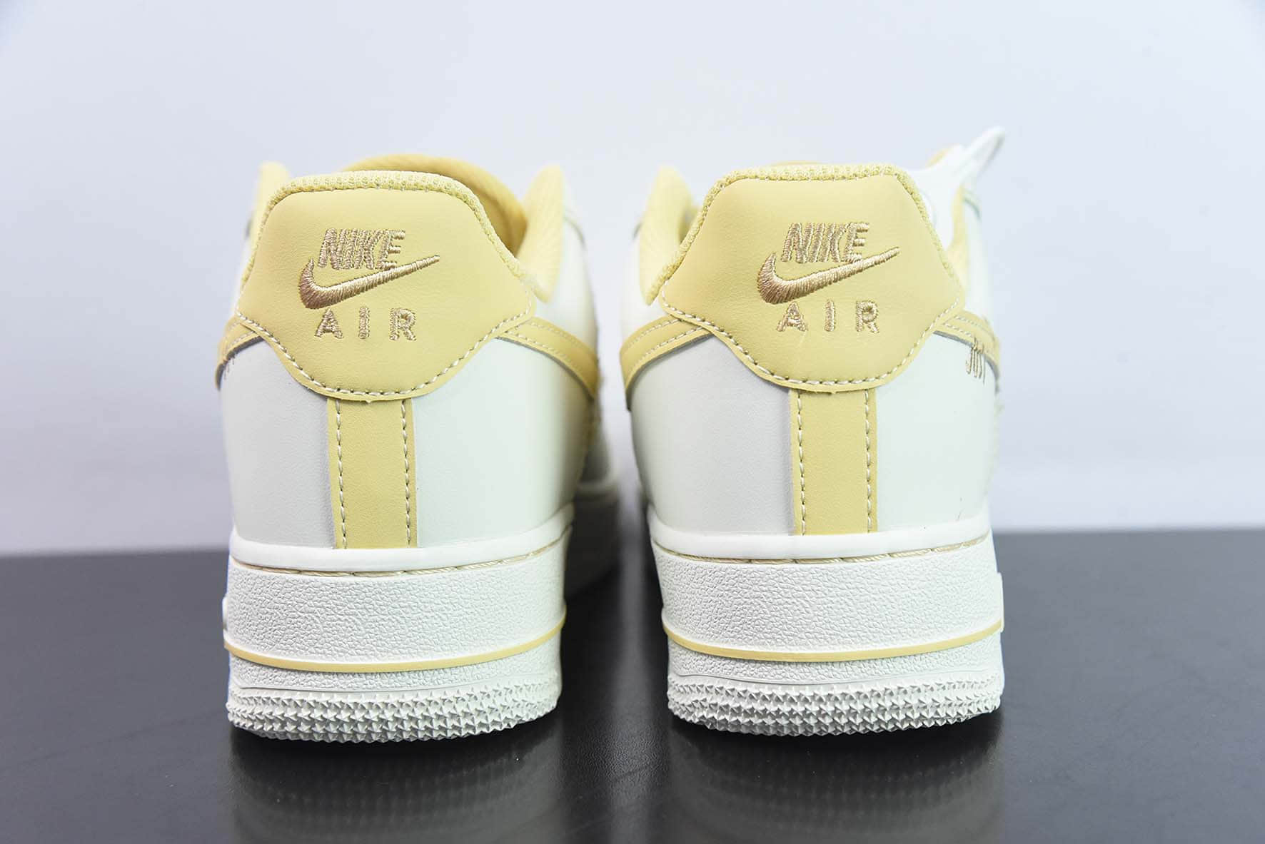 耐克Nike Air Force 1’07 LowJUST DO IT米白浅粉黄编织小香风空军一号经典低帮百搭休闲运动板鞋纯原版本 货号：FJ7740-016 