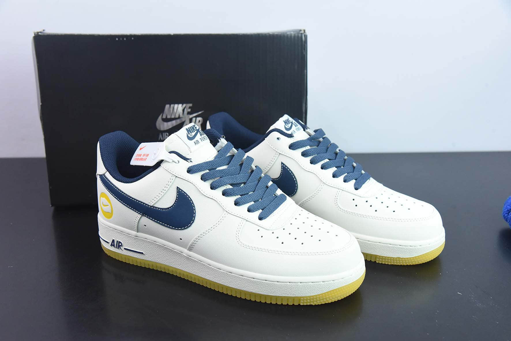 耐克Nike Air Force 1'07 LowMilky WhiteNavyYellow皮革米白海军蓝黄空军一号低帮休闲板鞋纯原版本 货号：XC2351-033