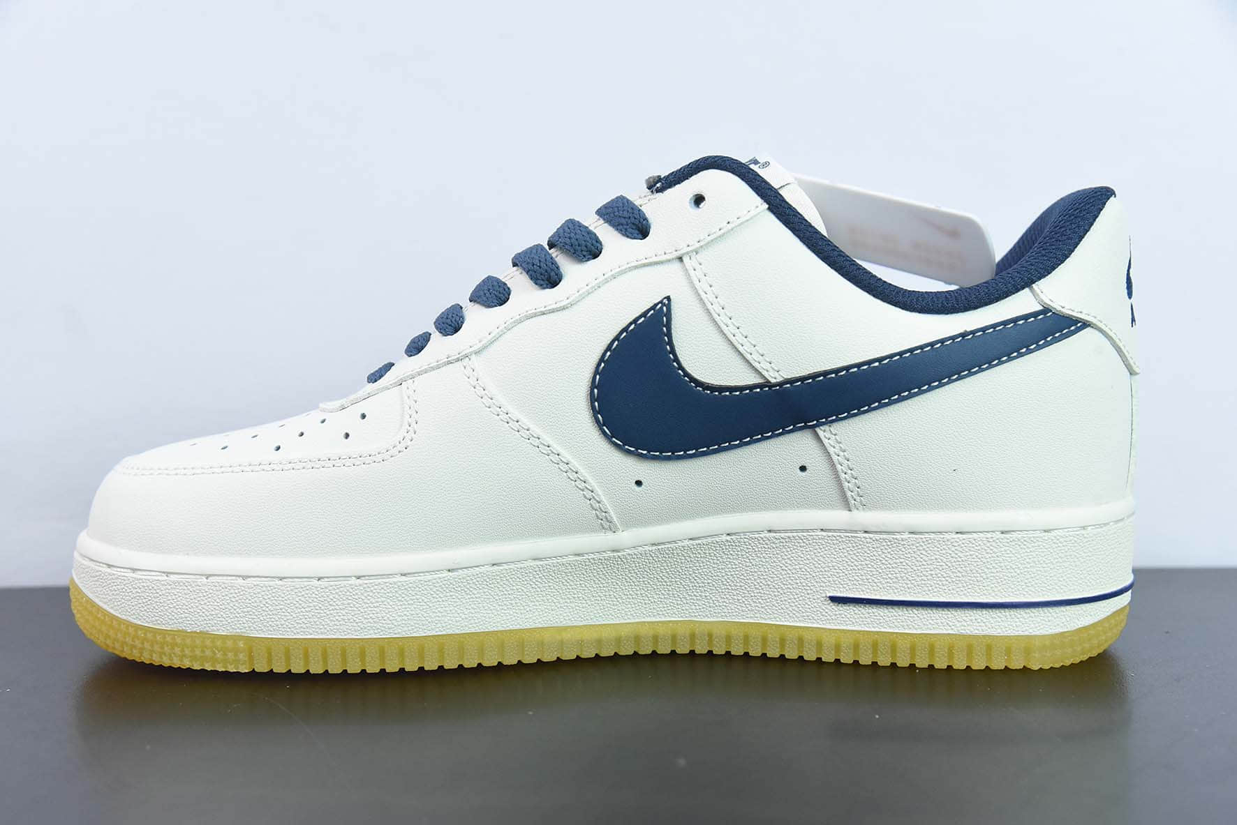 耐克Nike Air Force 1'07 LowMilky WhiteNavyYellow皮革米白海军蓝黄空军一号低帮休闲板鞋纯原版本 货号：XC2351-033