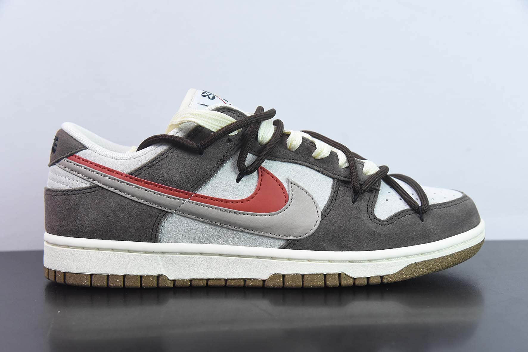 耐克Nike SB Dunk Low 85 灰红双勾绑带SB低帮运动休闲板鞋纯原版本 货号：DO9457-142