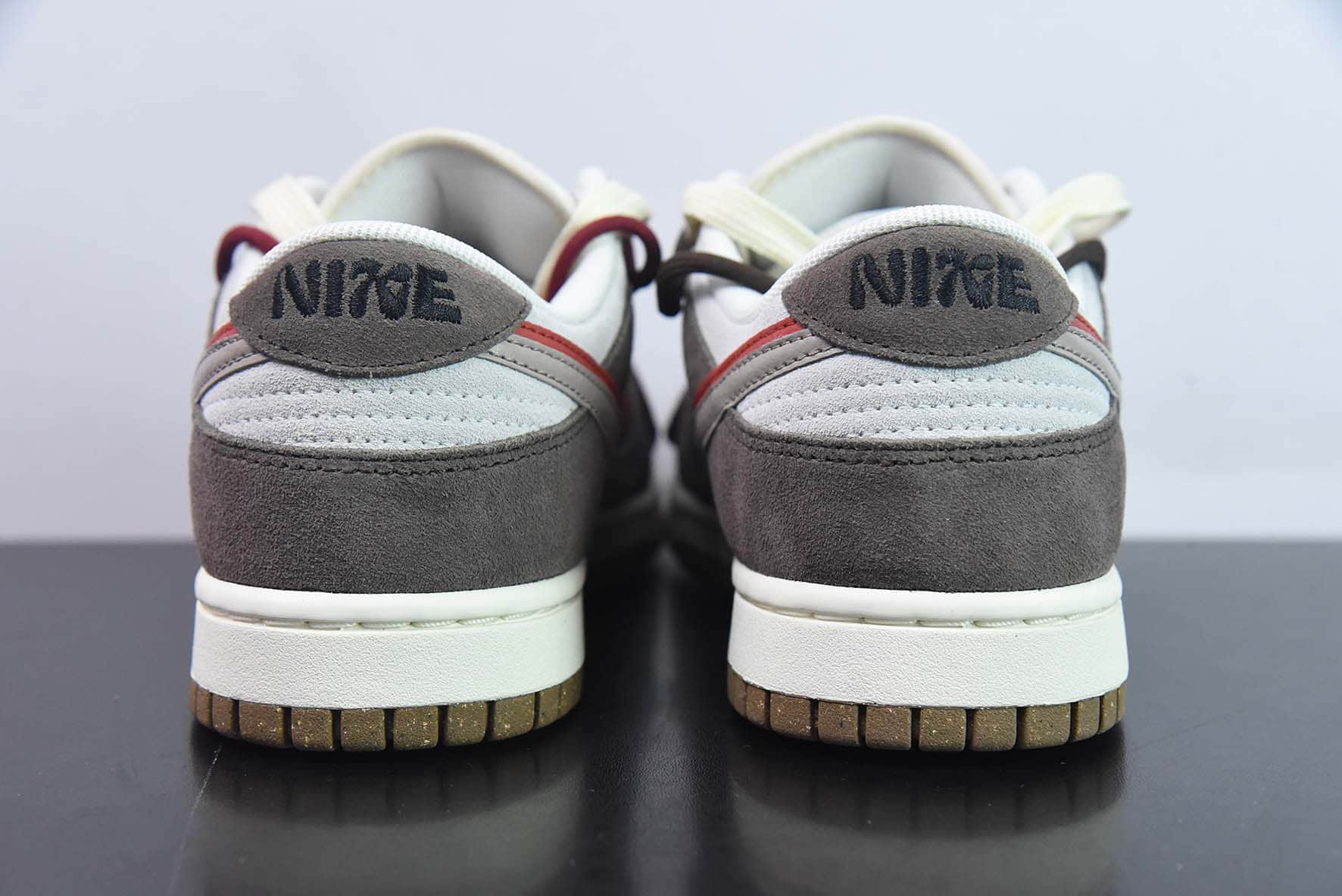 耐克Nike SB Dunk Low 85 灰红双勾绑带SB低帮运动休闲板鞋纯原版本 货号：DO9457-142