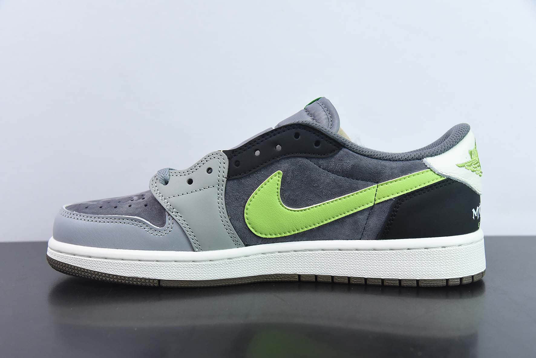 乔丹Air Jordan Travis Scott x Air Jordan AJ1 Low OG SP TS联名“福特野马”倒钩低帮复古文化篮球鞋纯原版本 货号：CZ0790-043