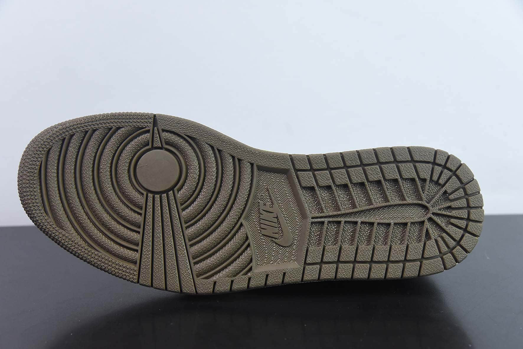 乔丹Air Jordan Travis Scott x Air Jordan AJ1 Low OG SP TS联名“福特野马”倒钩低帮复古文化篮球鞋纯原版本 货号：CZ0790-043