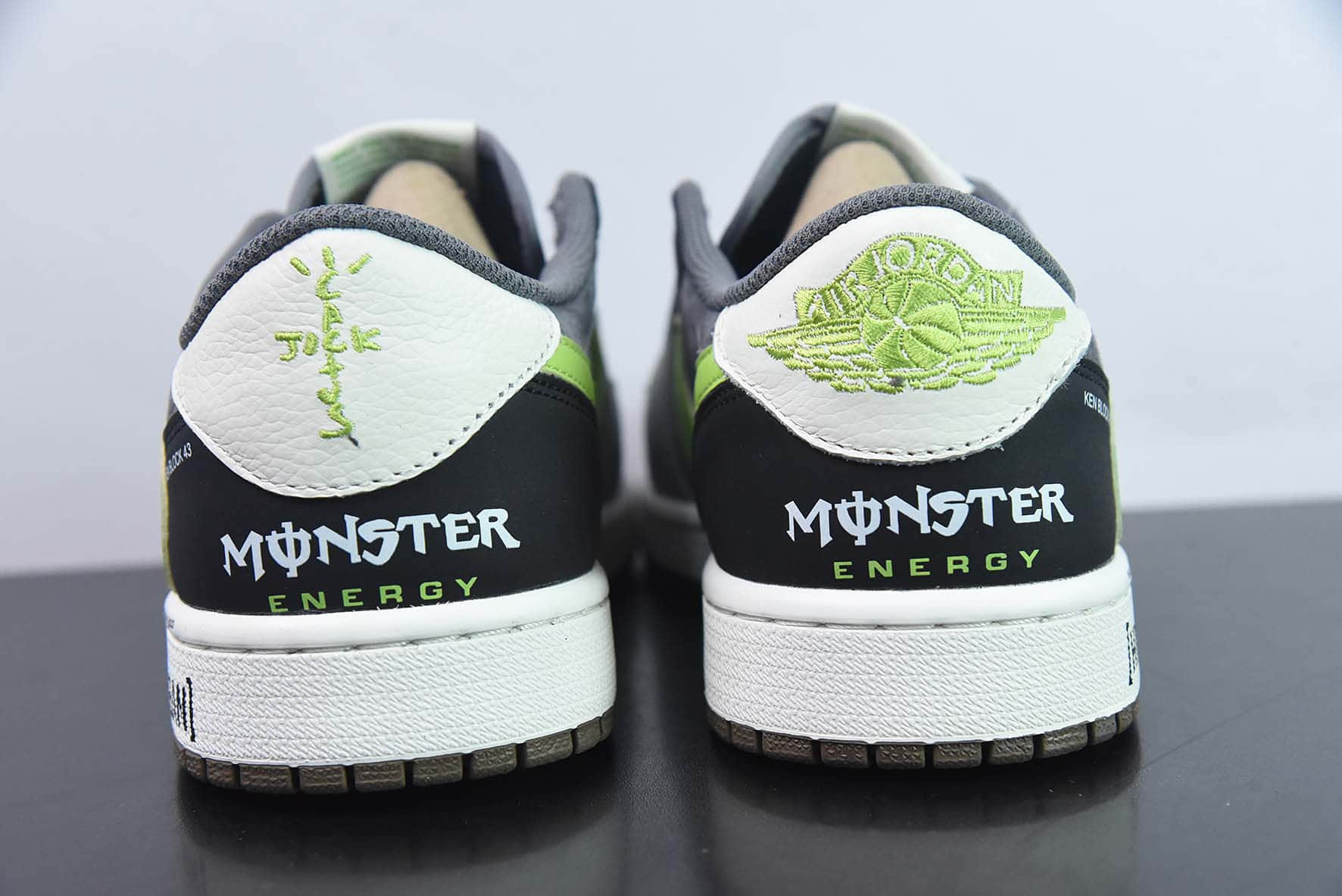 乔丹Air Jordan Travis Scott x Air Jordan AJ1 Low OG SP TS联名“福特野马”倒钩低帮复古文化篮球鞋纯原版本 货号：CZ0790-043