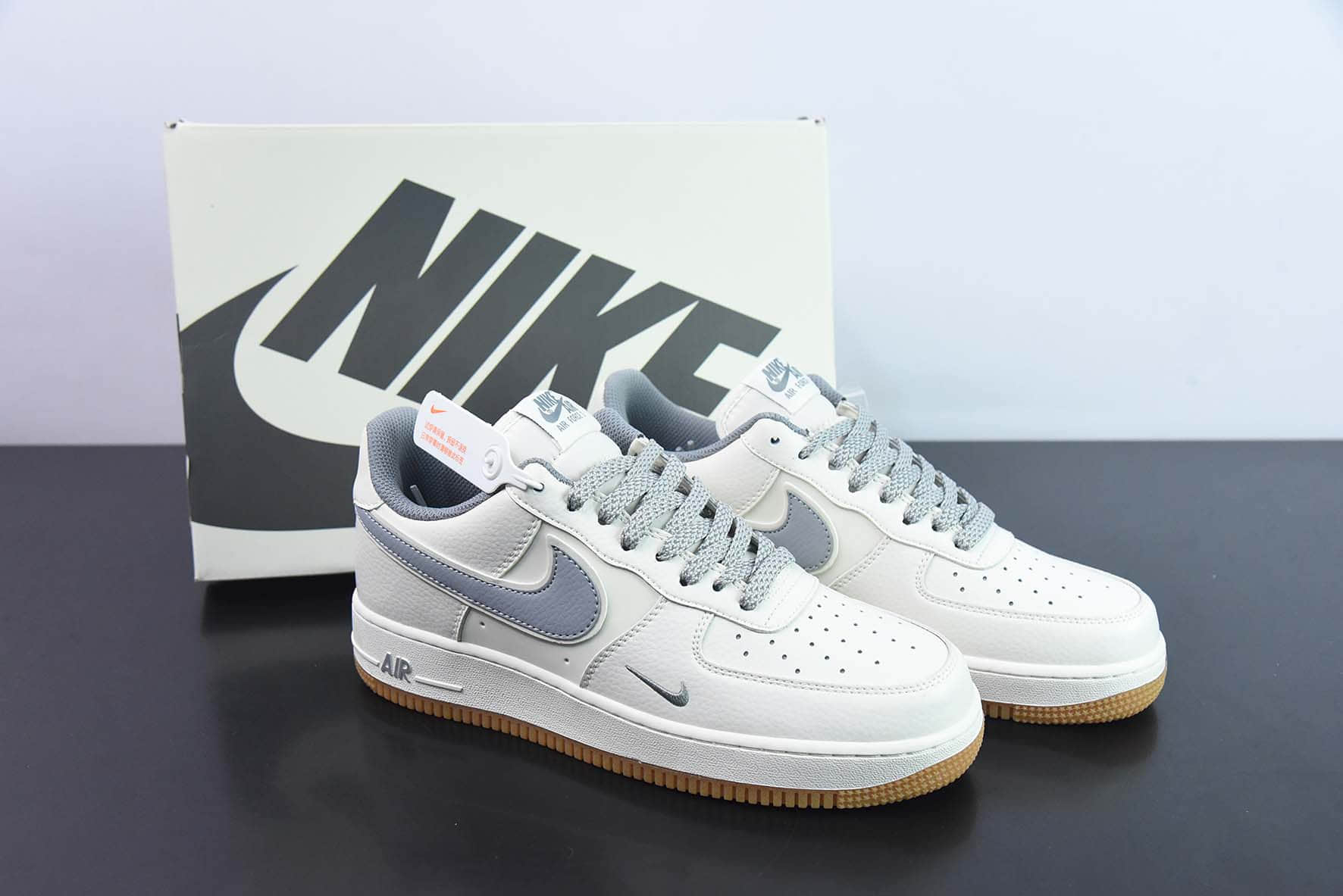 耐克Nike Air Force 1’07 LowMilky WhiteGreyGum奶白灰小钩满天星生胶底空军一号经典低帮百搭休闲运动板鞋纯原版本 货号：HD1689-102