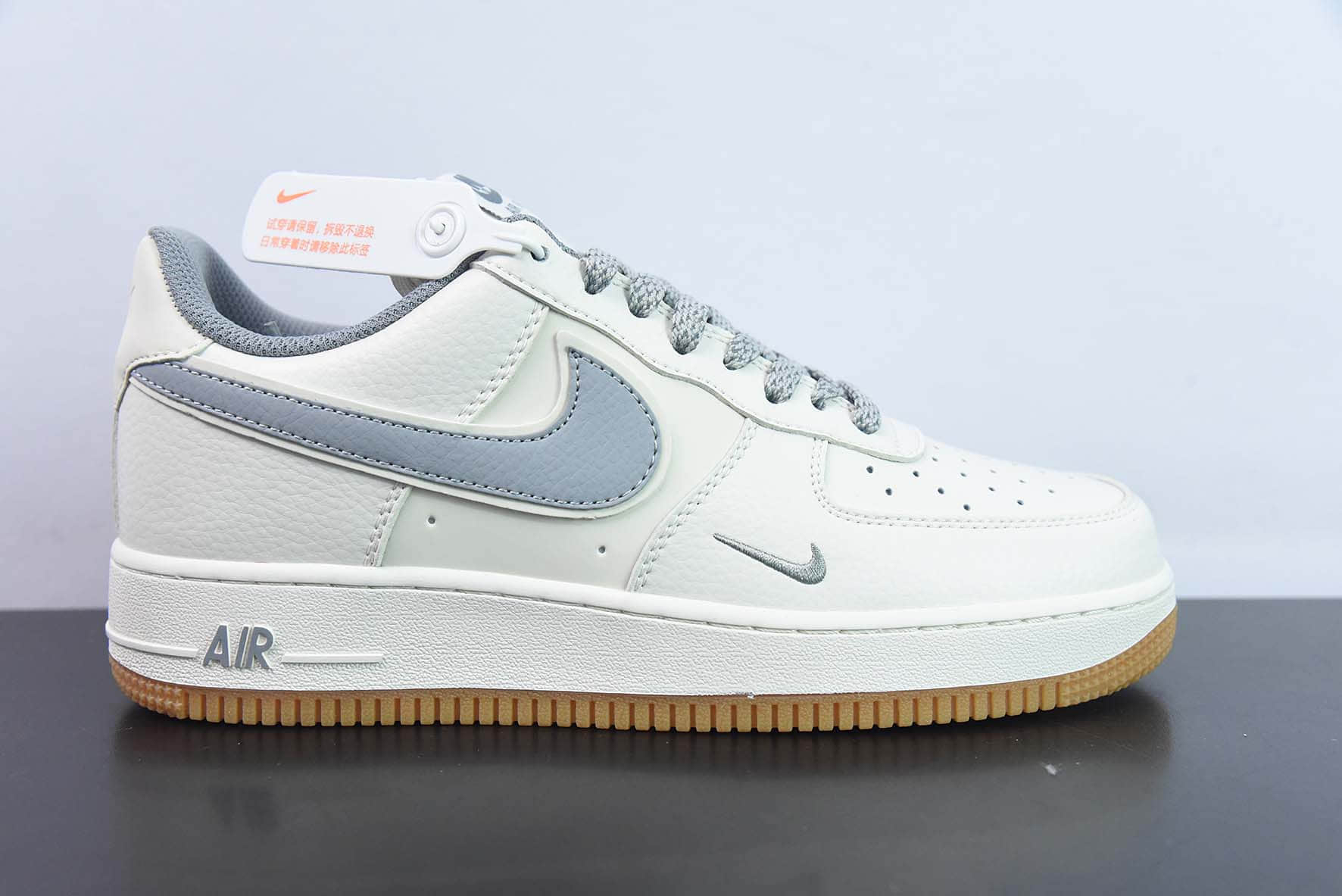 耐克Nike Air Force 1’07 LowMilky WhiteGreyGum奶白灰小钩满天星生胶底空军一号经典低帮百搭休闲运动板鞋纯原版本 货号：HD1689-102