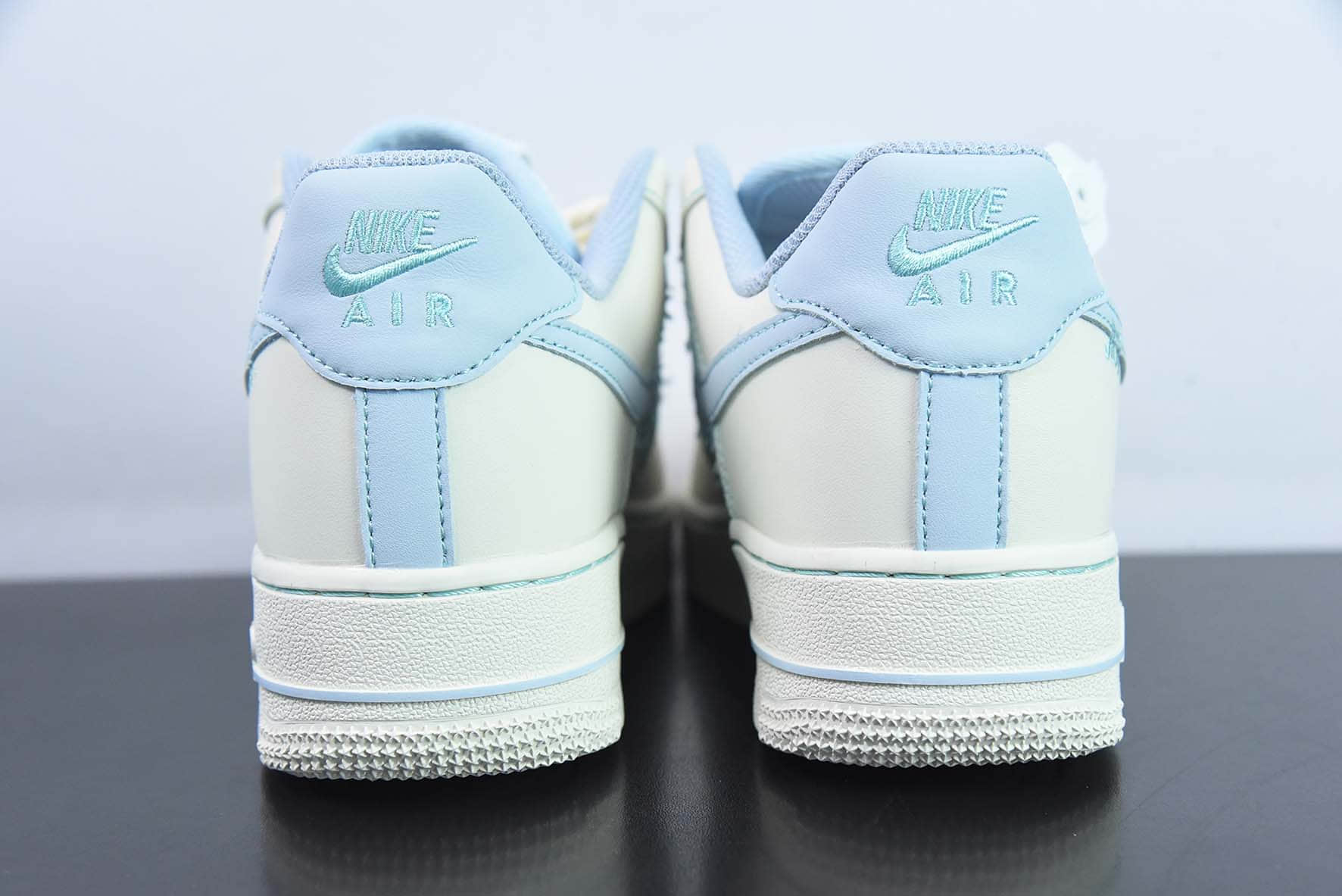 耐克Nike Air Force 1 AF1 米白蓝小香风空军一号低帮休闲板鞋纯原版本 货号：FJ7740-015