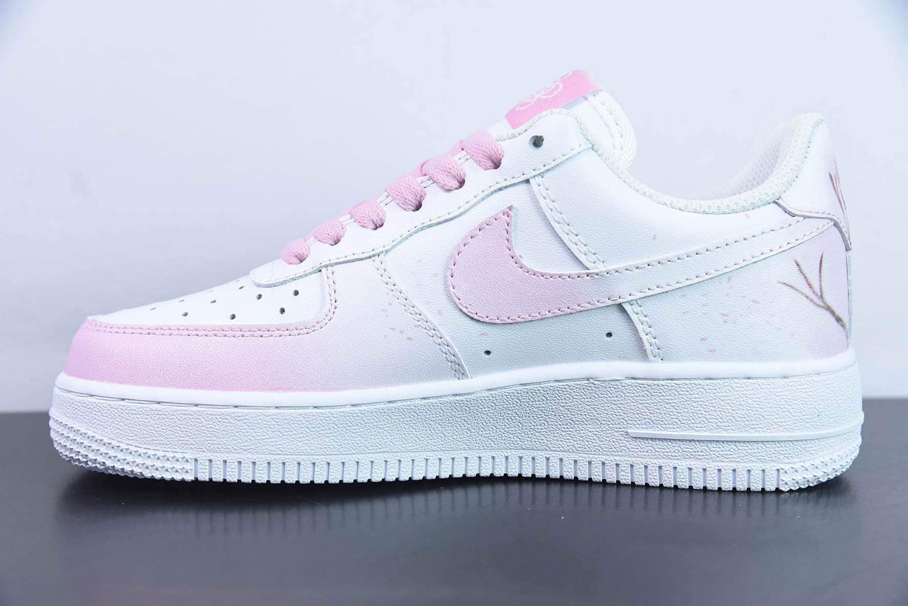 耐克NIke Air Force 1 '07 Low “手绘樱花”空军一号低帮休闲板鞋纯原版本 货号：315115-112 