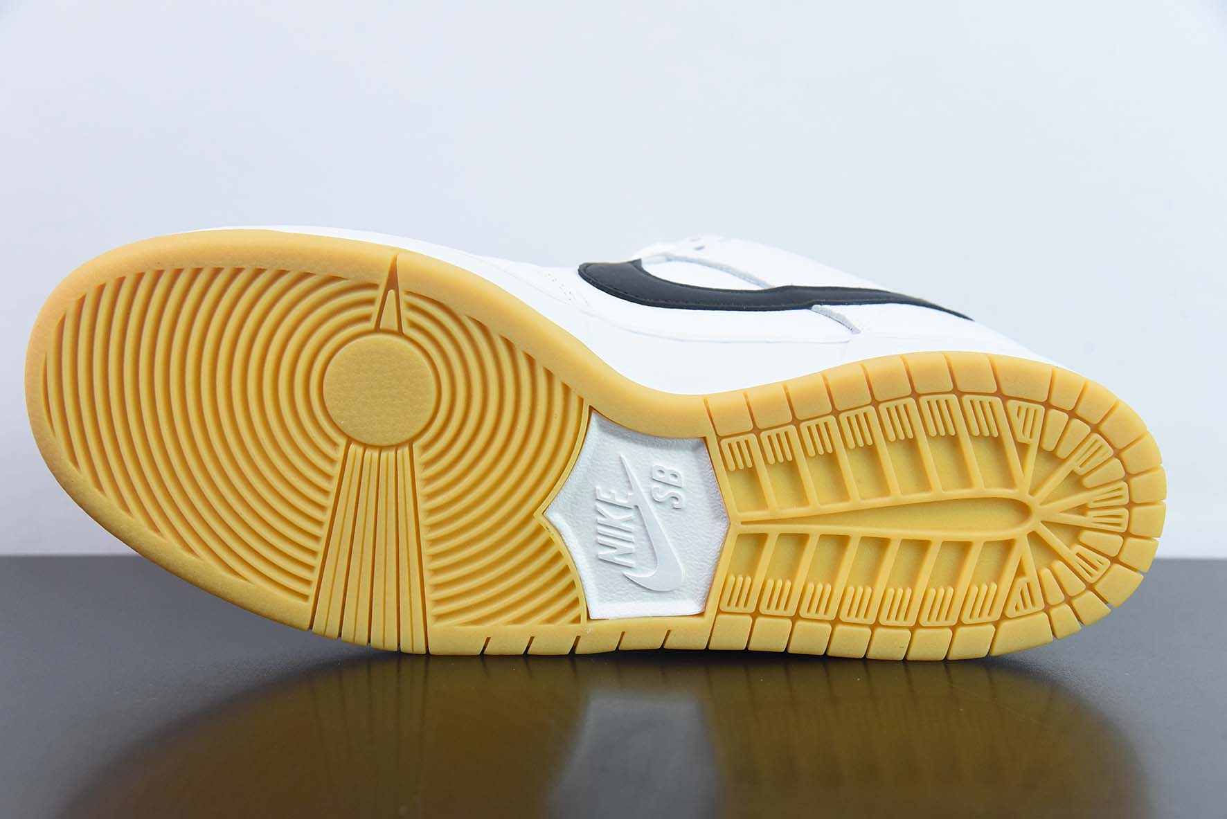 耐克Nike Dunk Sb Low Pro Iso White Gum 白黑生胶小白鞋SB复古低帮板鞋纯原版本 货号：CD2563-101