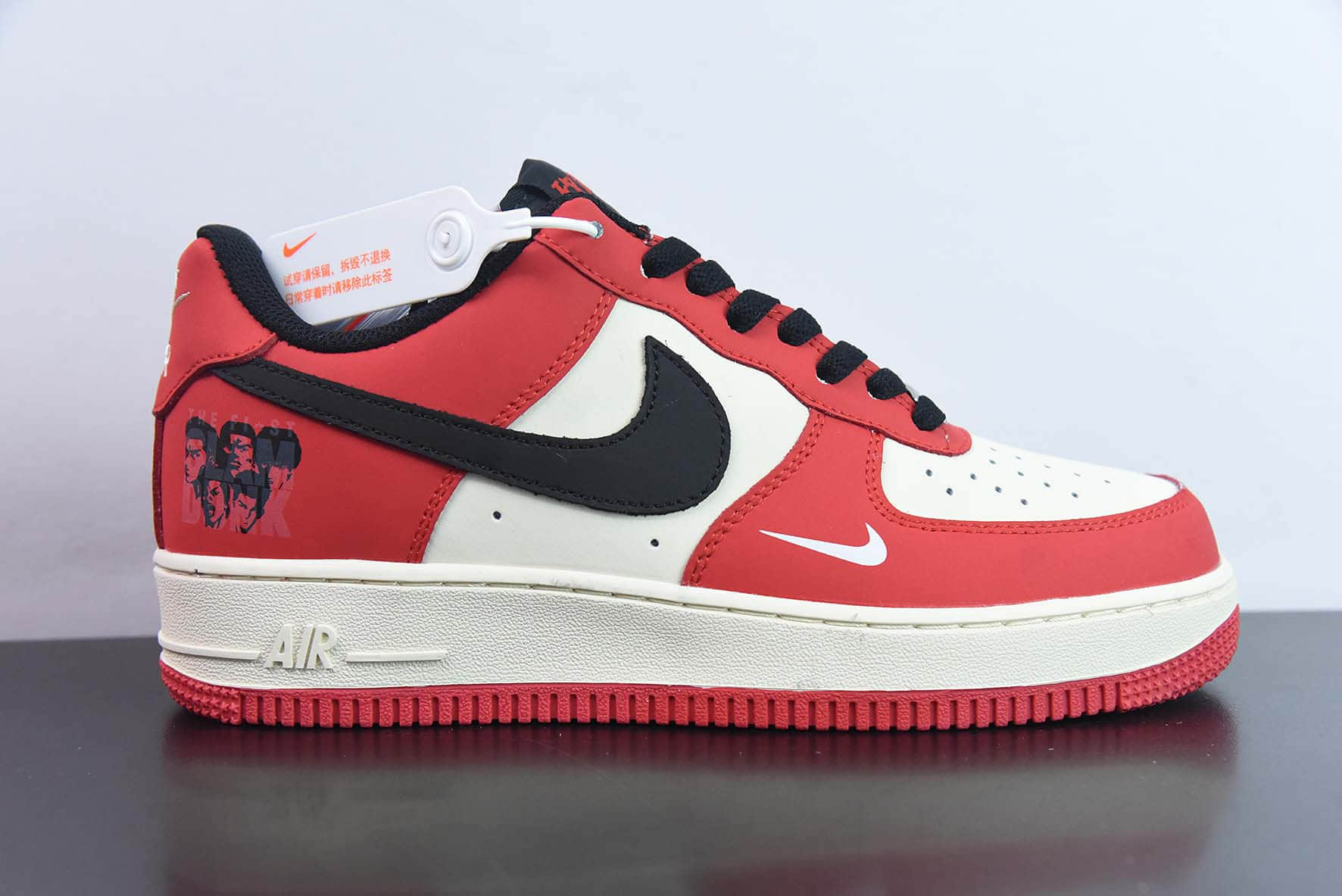 耐克Nike Air Force 1 '07 Low 灌篮高手联名黑白红小勾空军一号休闲板鞋纯原版本 货号：BS9055-718