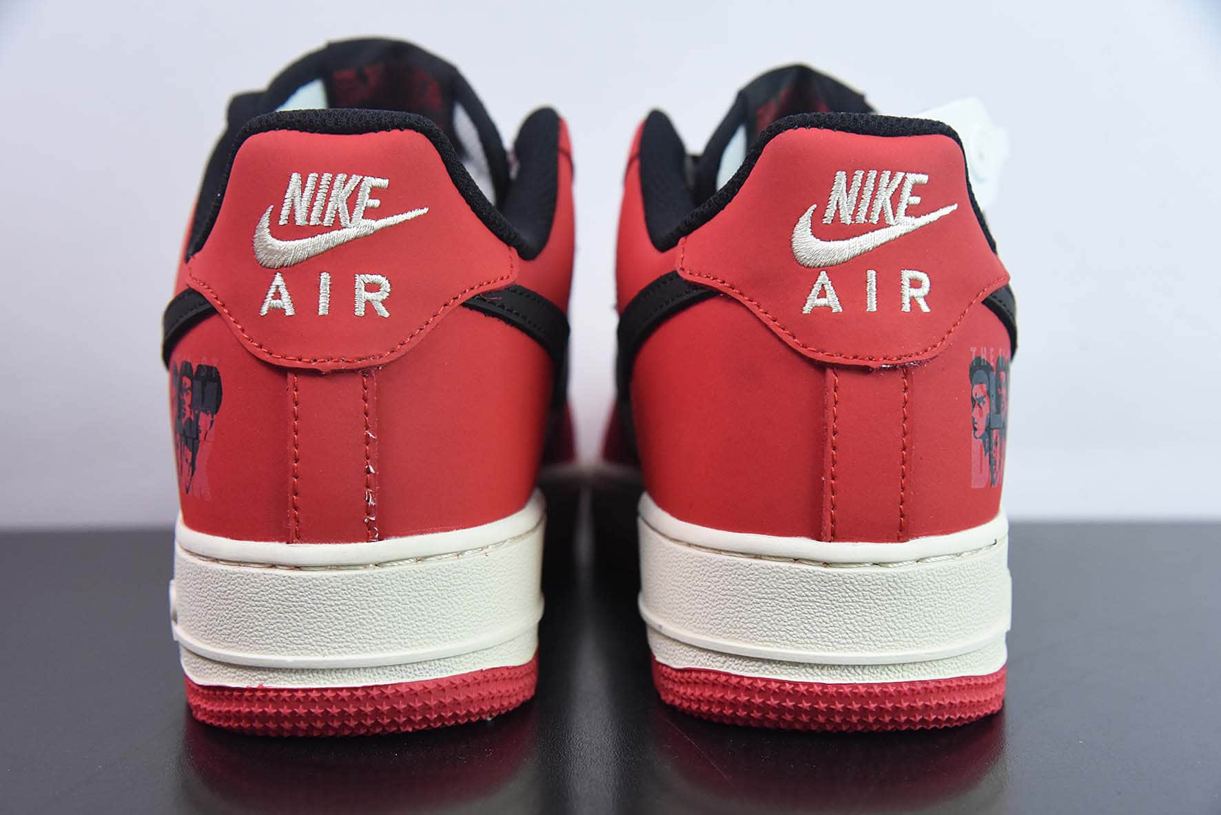 耐克Nike Air Force 1 '07 Low 灌篮高手联名黑白红小勾空军一号休闲板鞋纯原版本 货号：BS9055-718