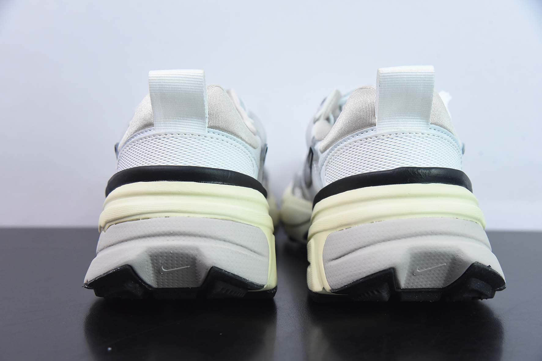 耐克Nike V2K Runtekk 3XL 金属银减震防滑复古低帮跑步鞋纯原版本 货号：FD0736-100