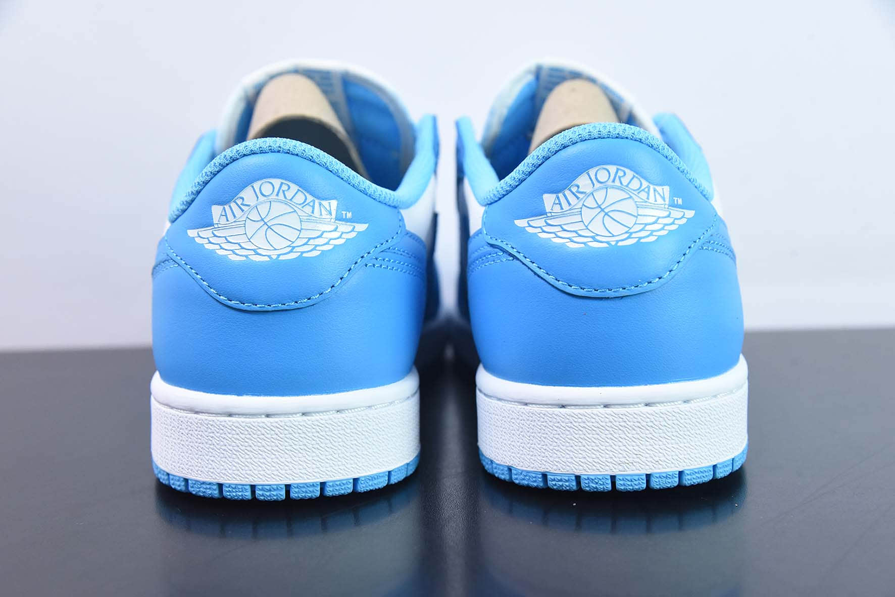 乔丹Air Jordan Eric Koston x Dunk SB x Air Jordan 1 LowCarolina BlueSB联名款北卡蓝白低帮篮球鞋纯原版本货号：CJ7891-401 