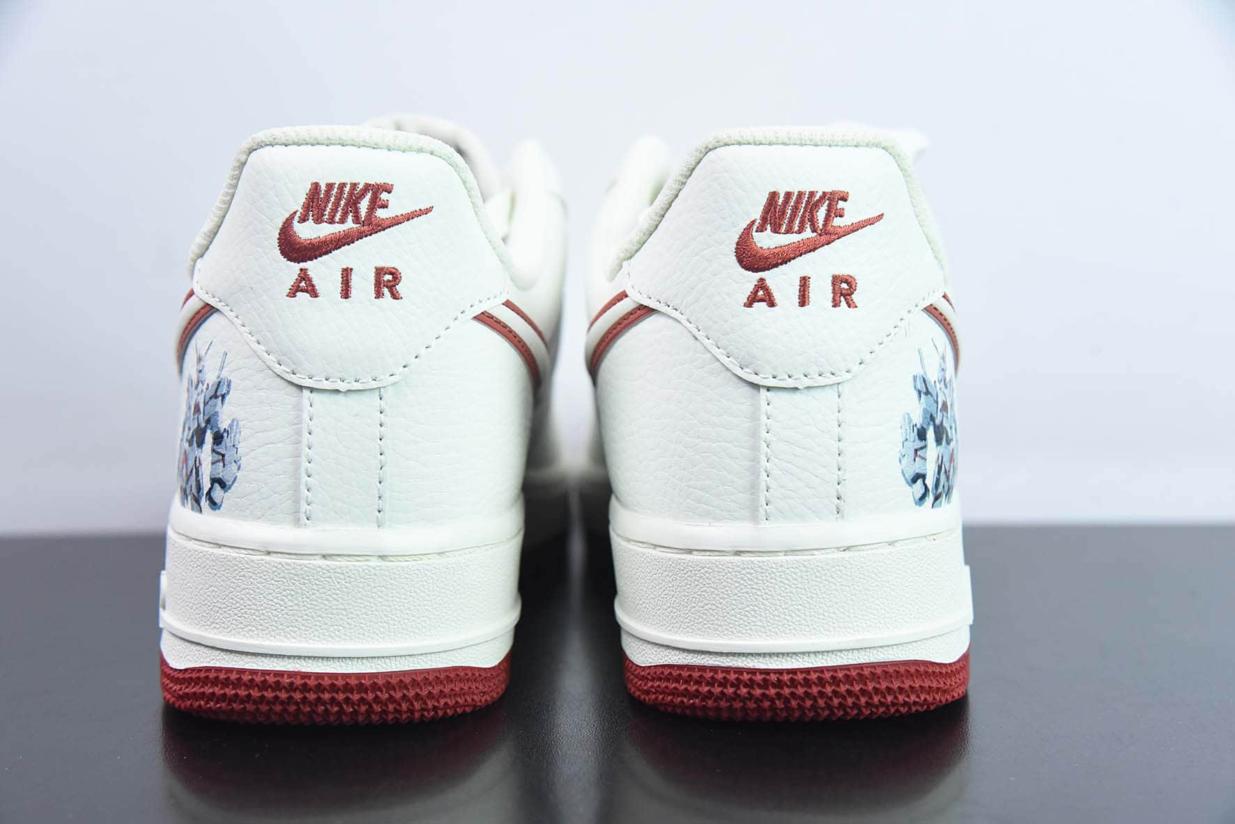 耐克Nike GUNDAM《机动战士高达》x Nike Air Force 1 07 LV8GUNDAM米白红高达空军一号经典百搭休闲运动板鞋纯原版本 货号：KK1256-658