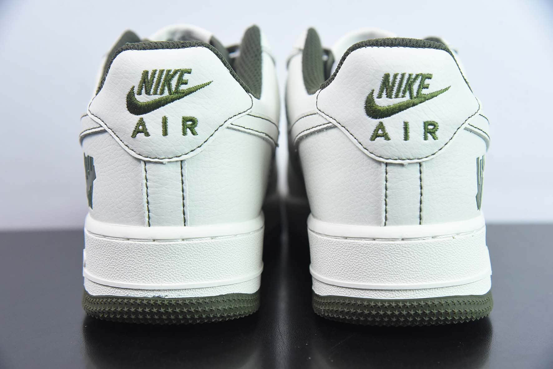 耐克Nike Air Force 1´07BeigeOlive Green皮革米白橄榄绿五杠空军一号低帮休闲板鞋纯原版本 货号：UN1315-600