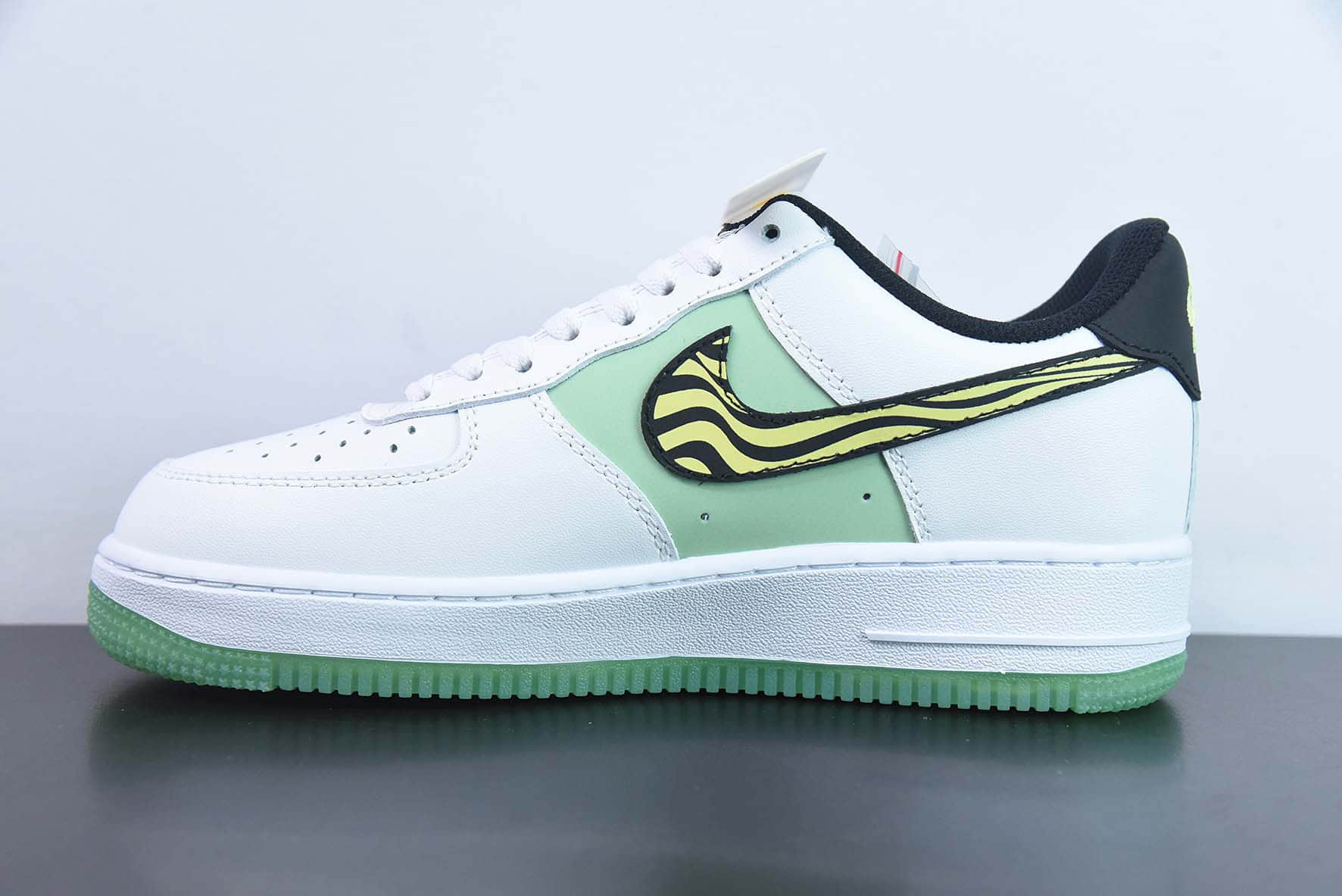 耐克NIke Air Force 1 '07 Low “KITH联名--青春荡漾”空军一号低帮休闲板鞋纯原版本 货号：BS9055-827