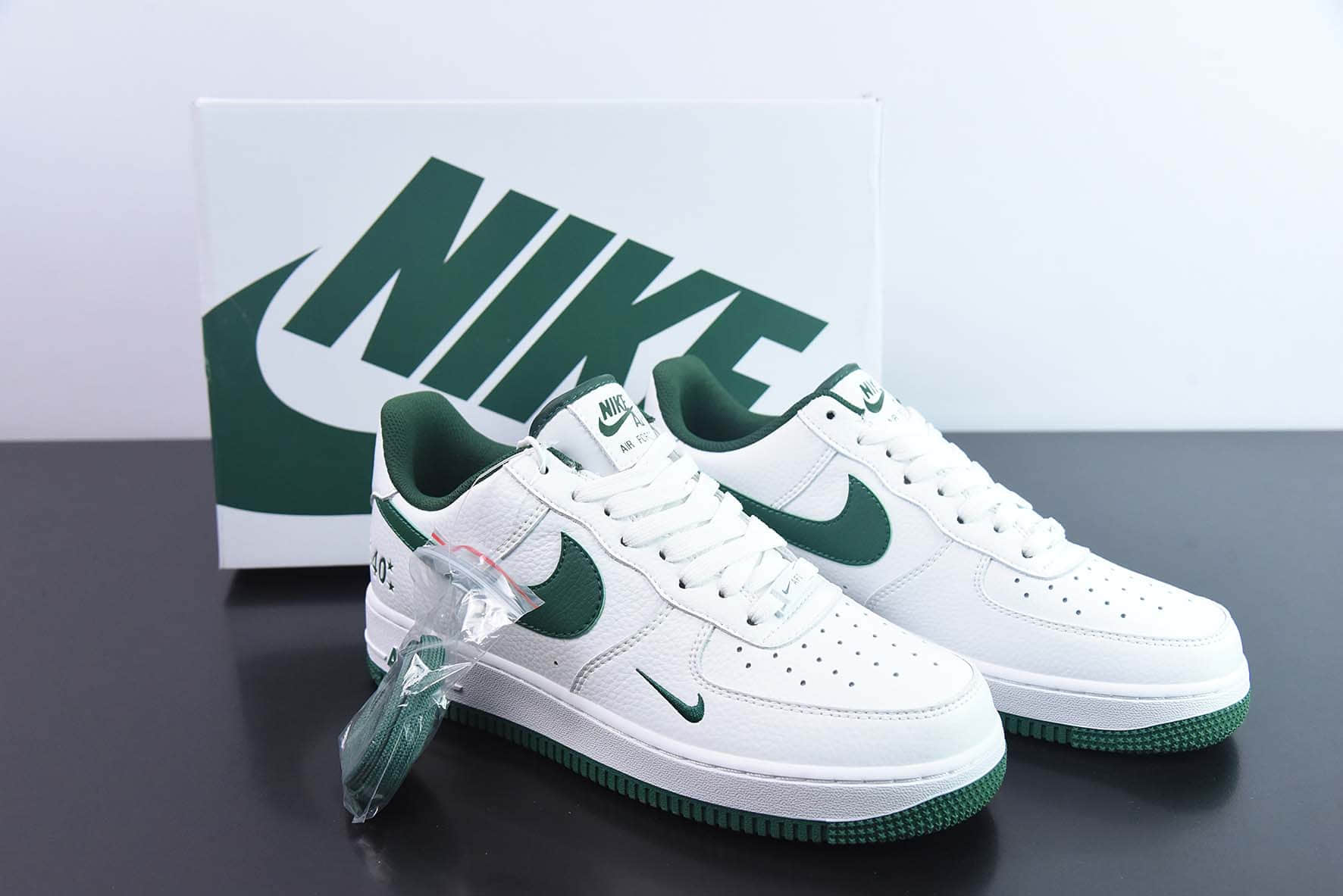 耐克Nike Air Force 1 '07 Low 40周年白绿双勾空军一号低帮休闲板鞋纯原版本 货号：MN5263-126