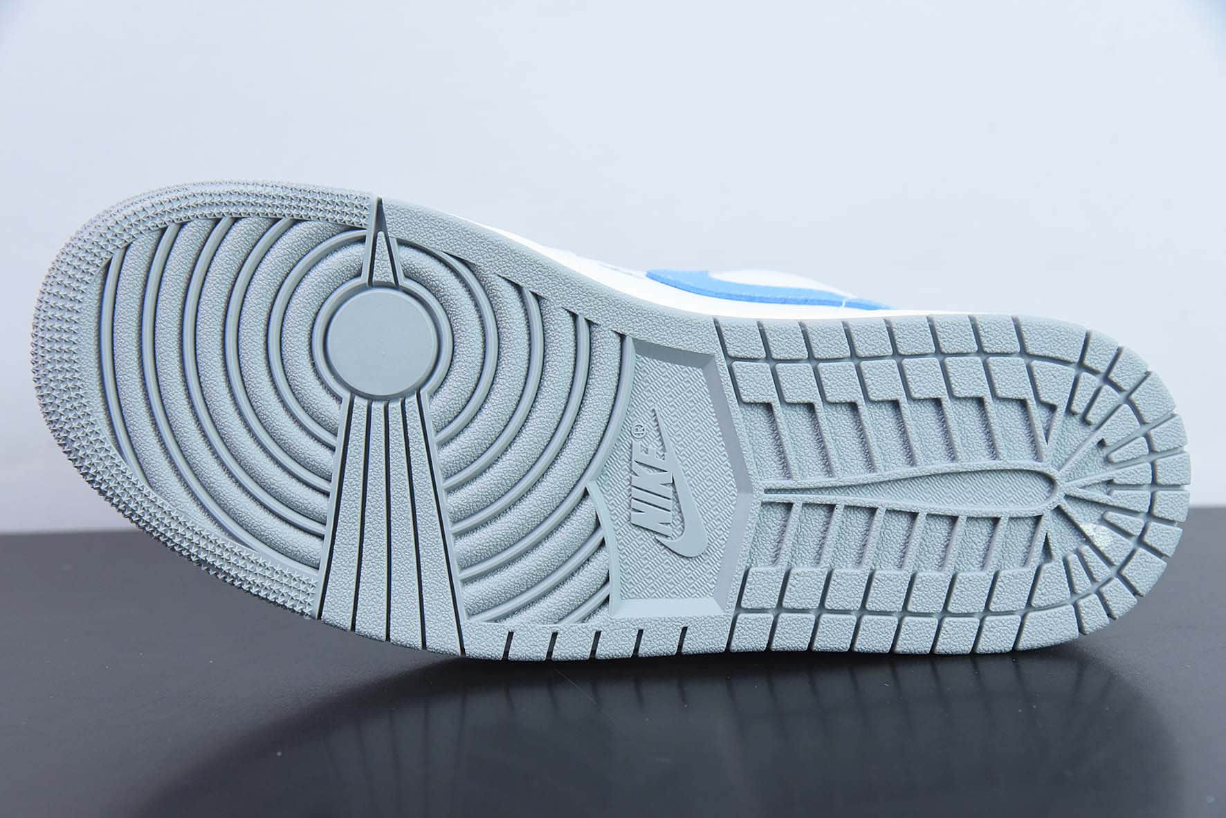乔丹Air Jordan 1 Low AJ1动漫白蓝低帮文化篮球鞋纯原版本 货号：FJ7219-441