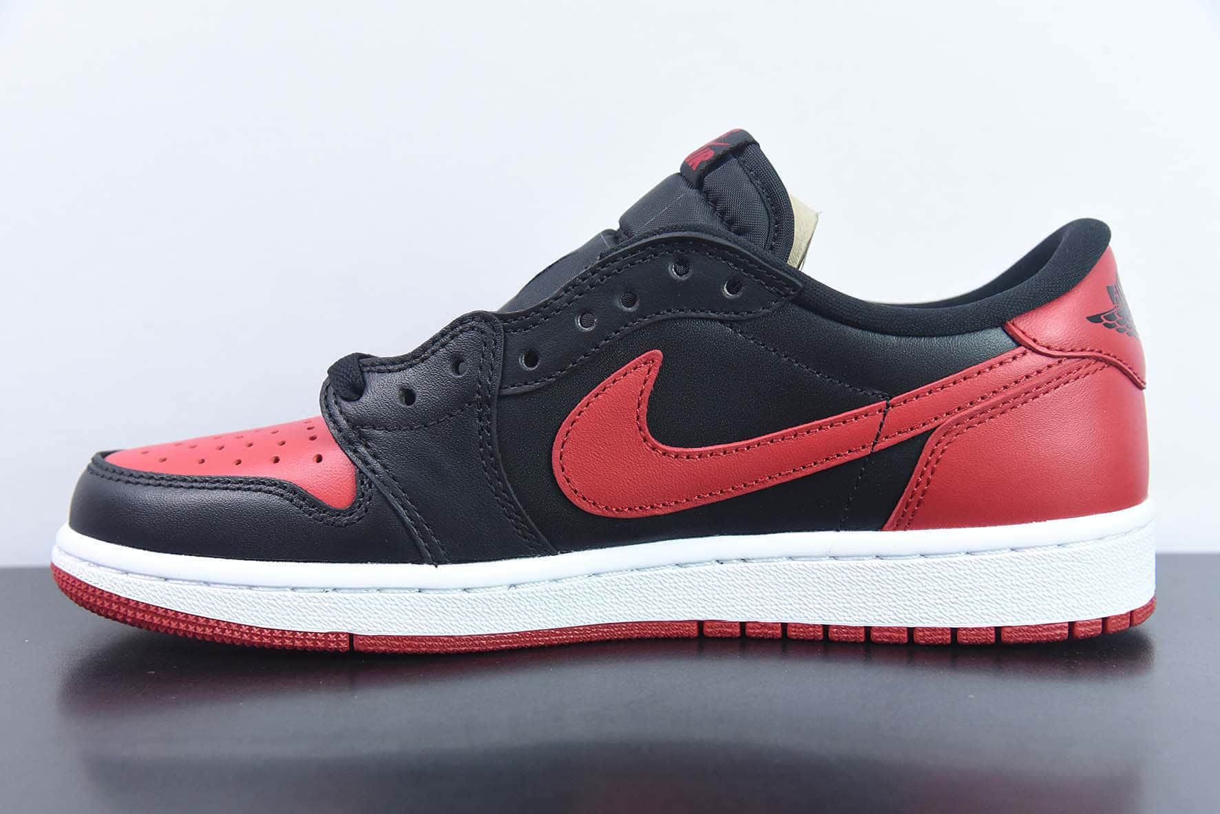 乔丹Air Jordan AJ1 Retro Low OG AJ1“黑红禁穿 ”低帮休闲板鞋纯原版本 货号：705329-001 