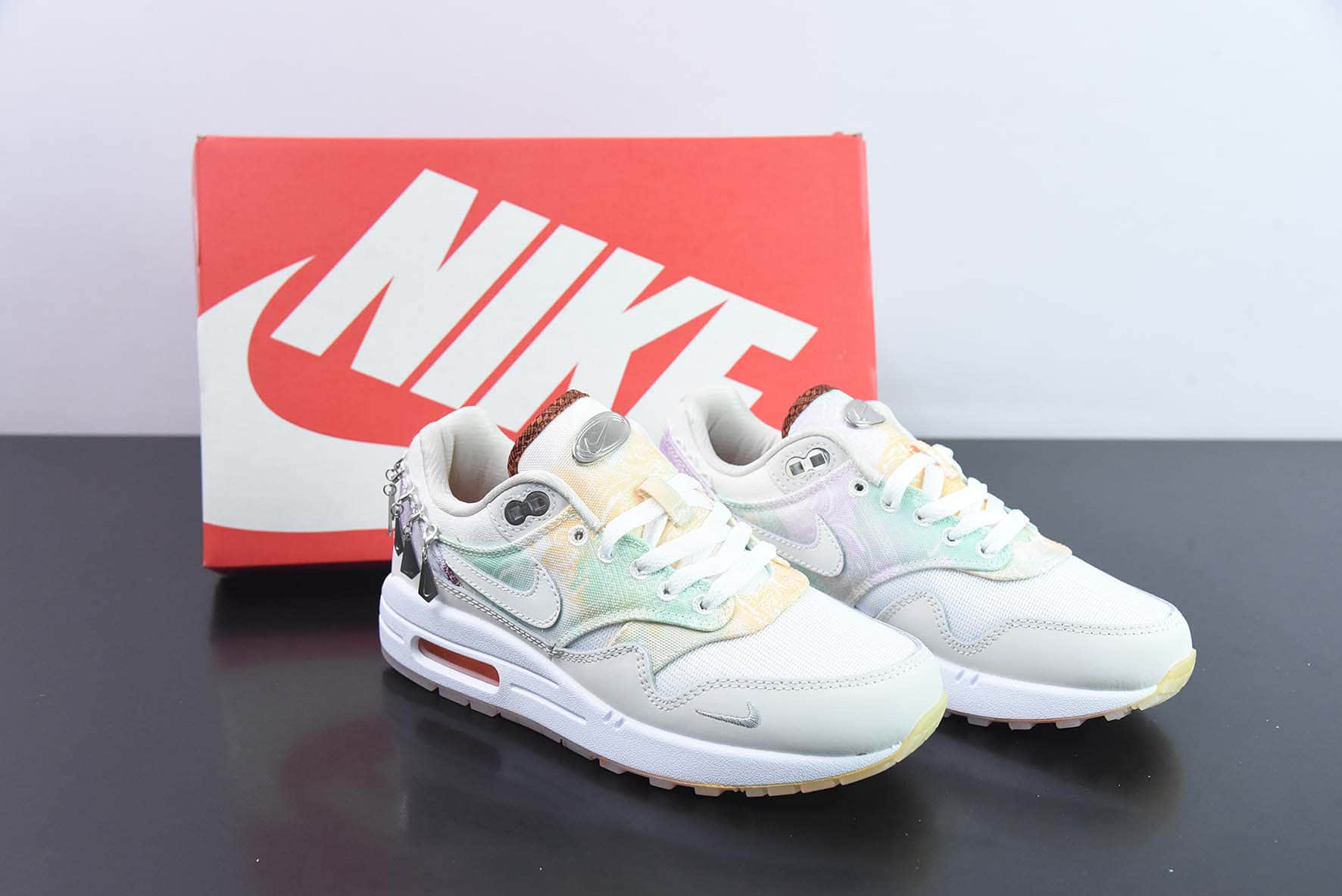 耐克NIKE Air Max 1 '87 白扎染女子跑步休闲运动鞋纯原版本 货号：FJ7734-101